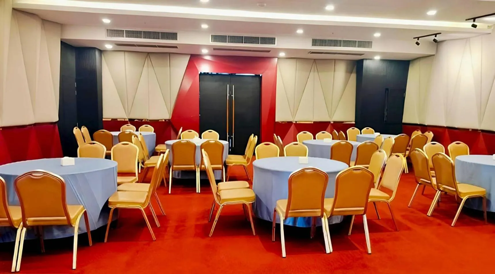 Meeting/conference room in Royal Phala Cliff Beach Resort