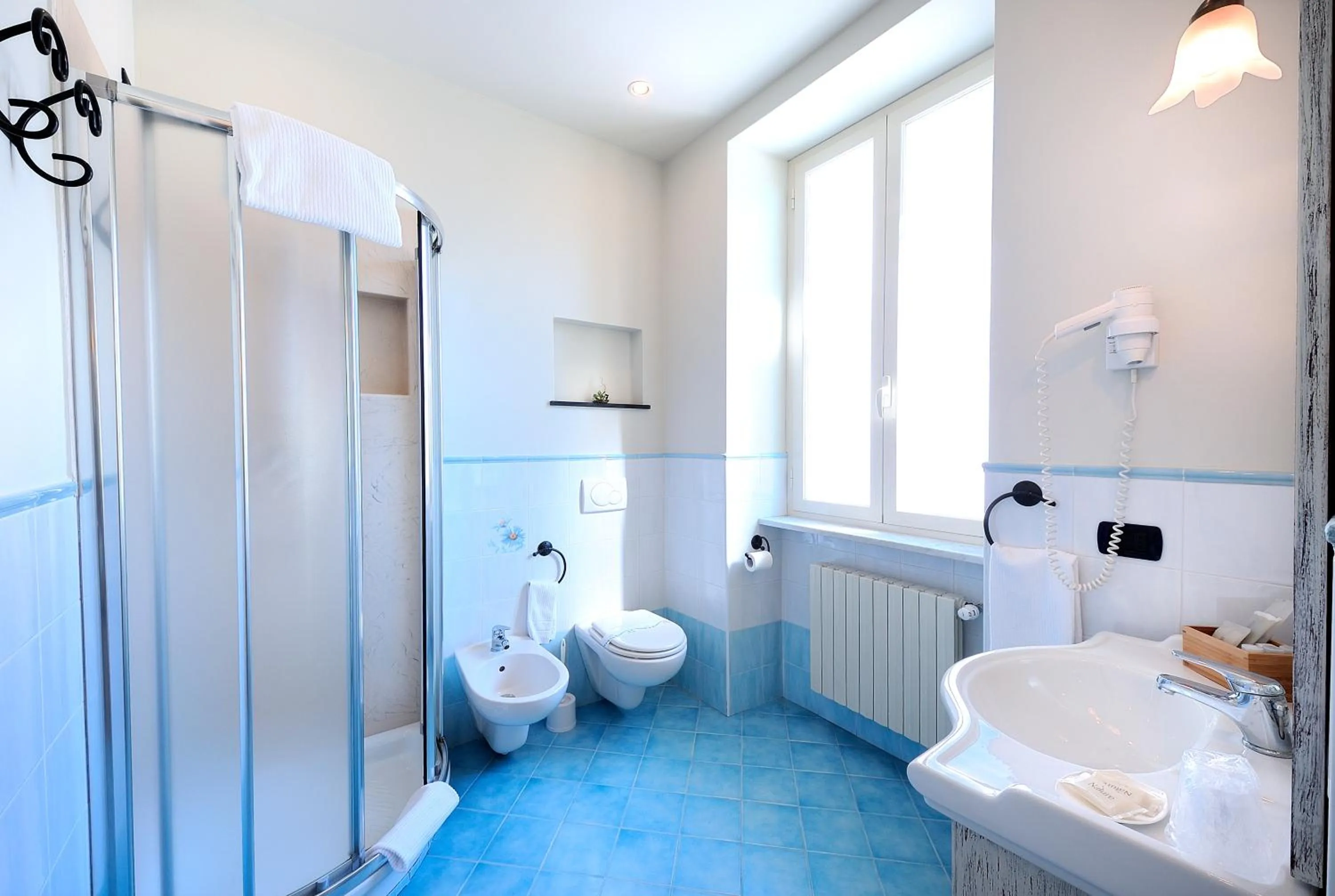 Bathroom in Albergo Giuan Arma di Taggia