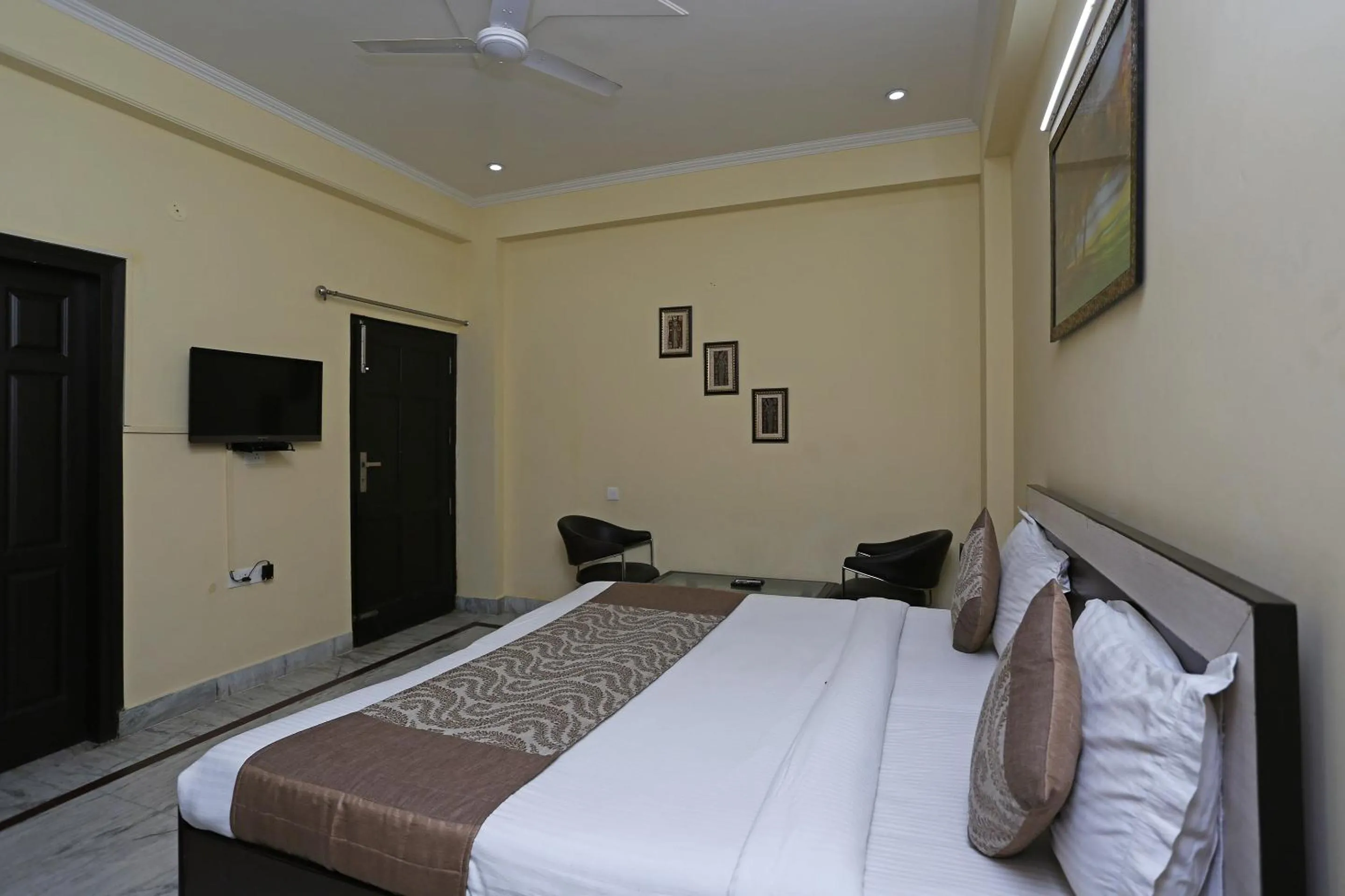 Bedroom in Hotel O The Shan