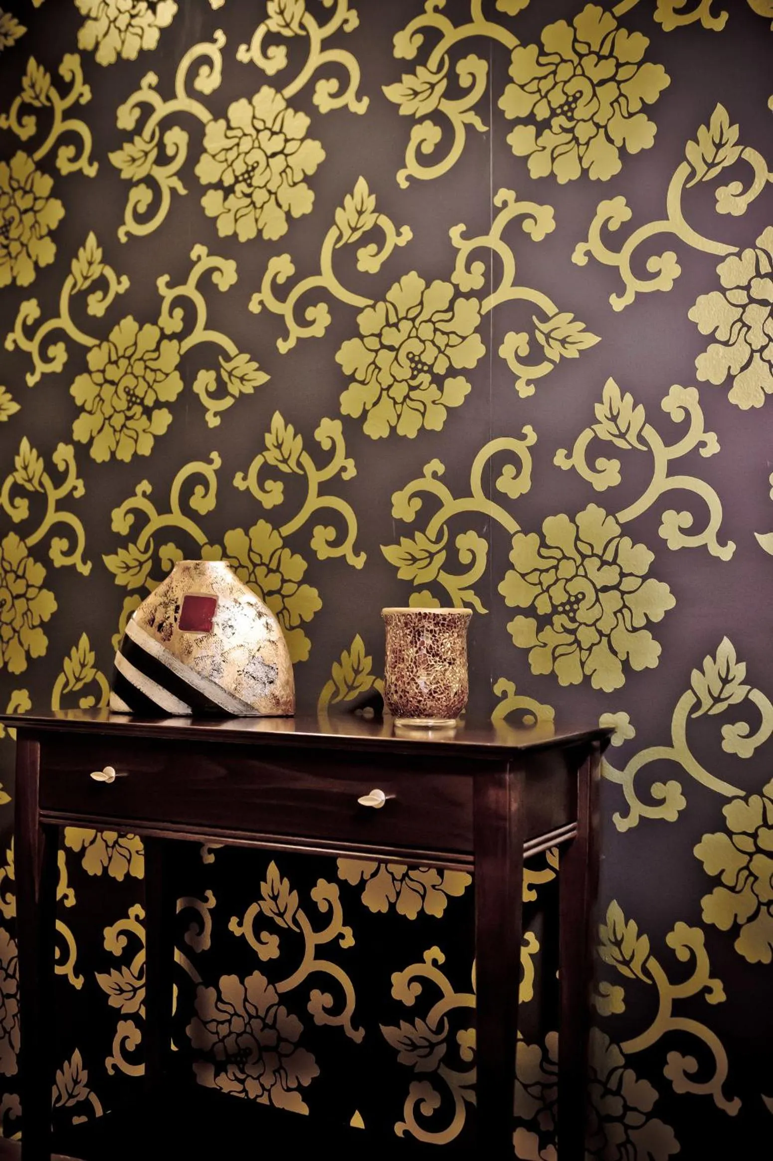 Decorative detail in Anesis