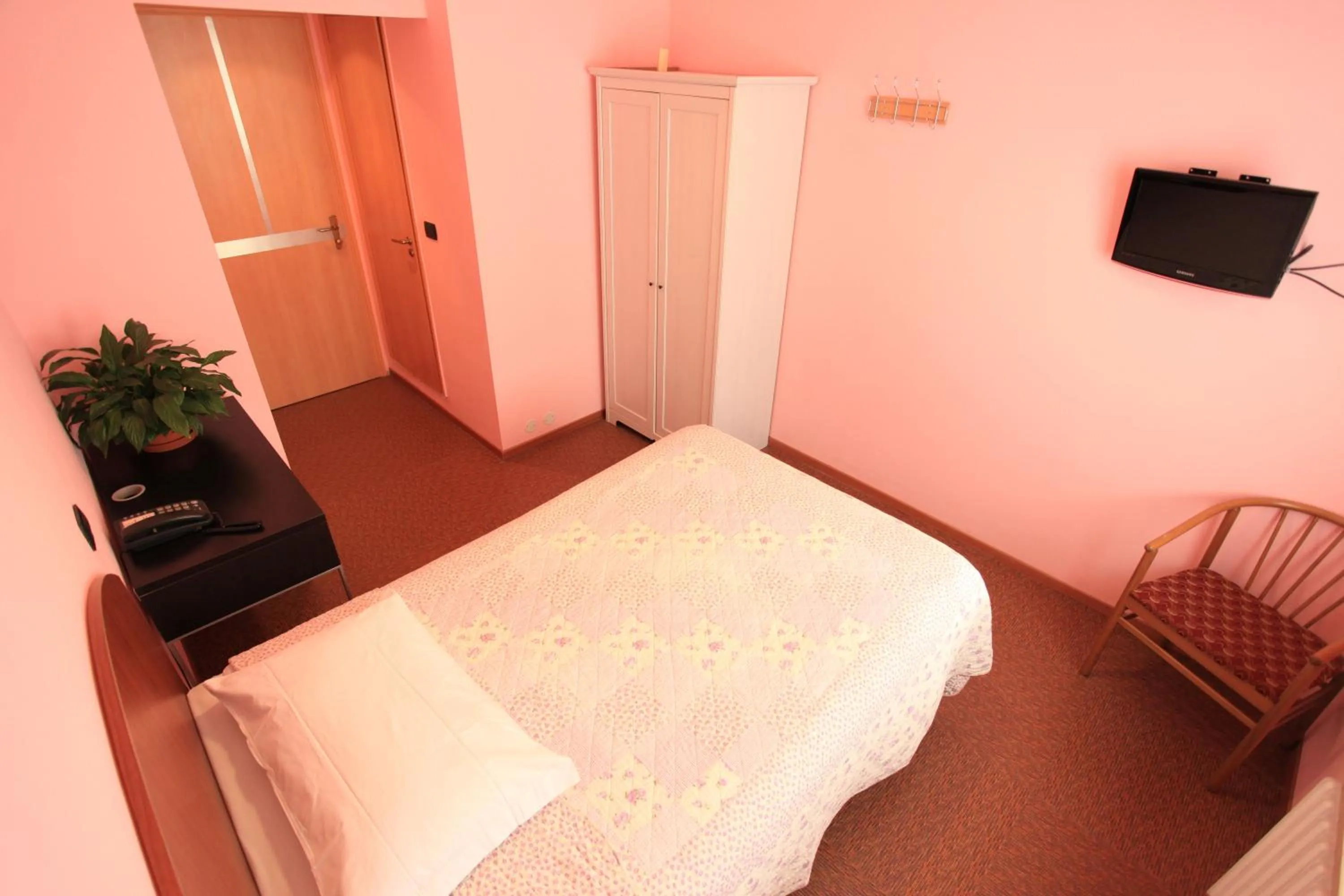 Photo of the whole room, Bed in Hotel Torrismondi