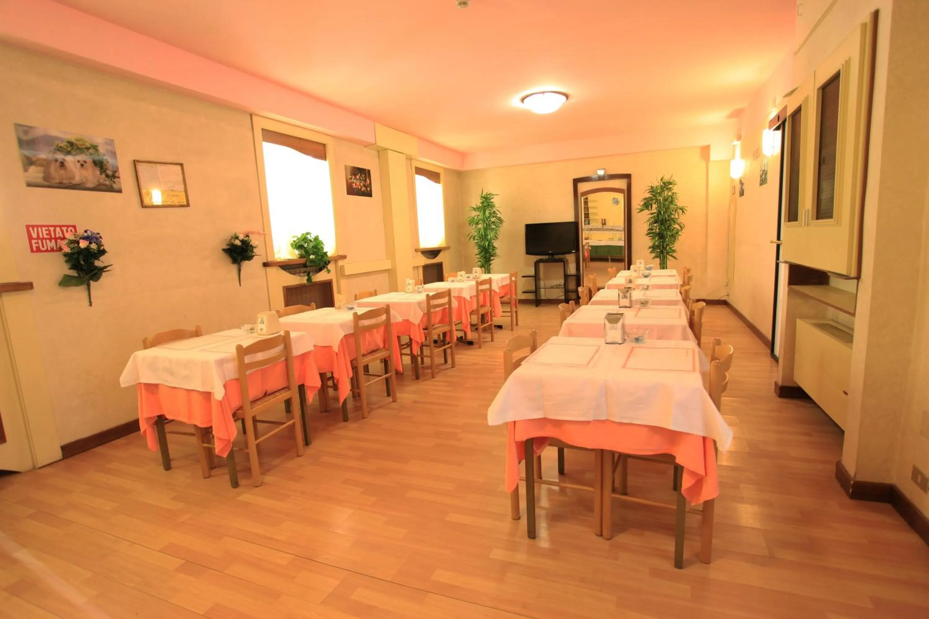 Restaurant/places to eat in Hotel Torrismondi