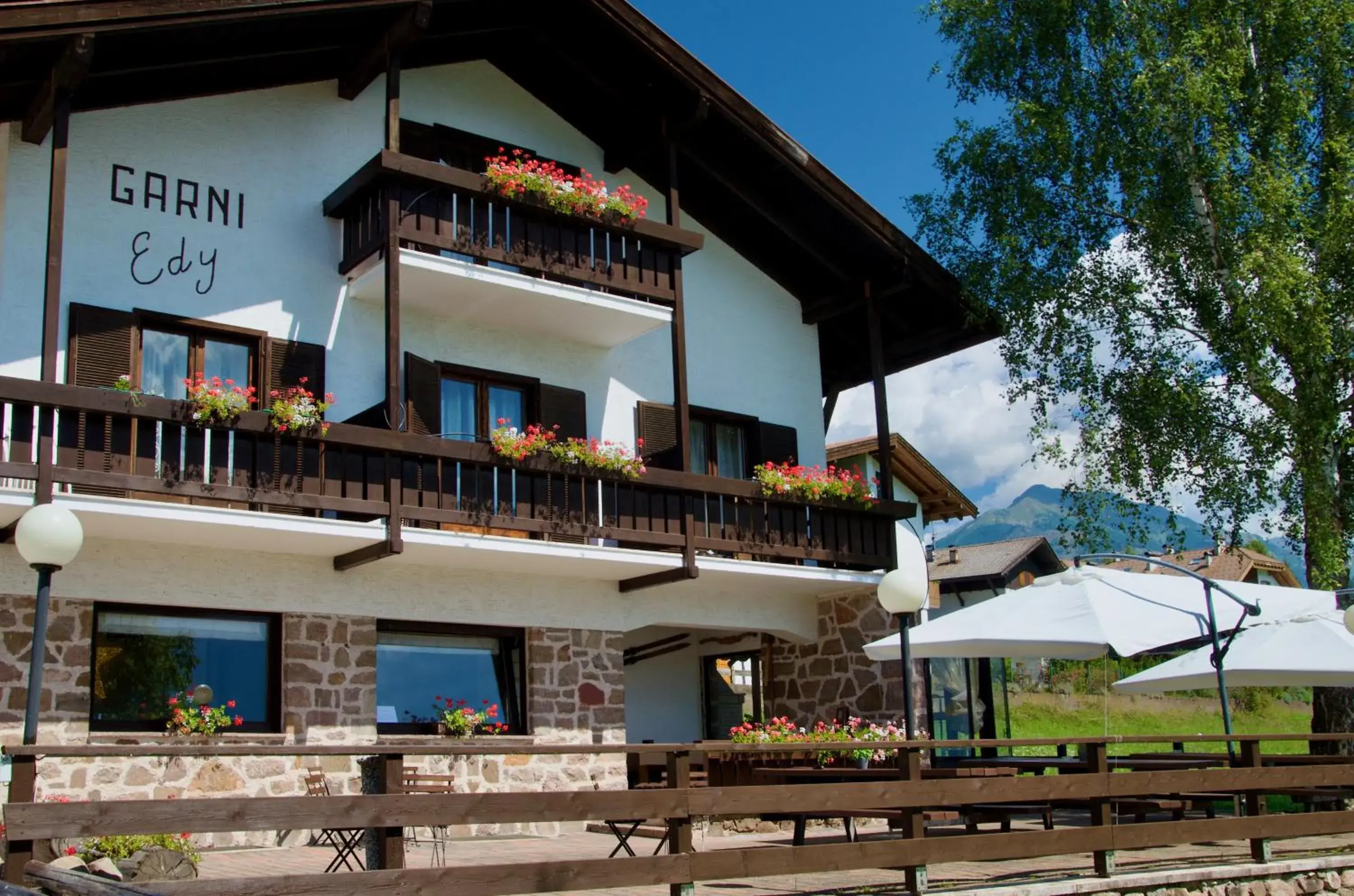 Property building in Hotel Garni Edy Property building in Hotel Garni Edy