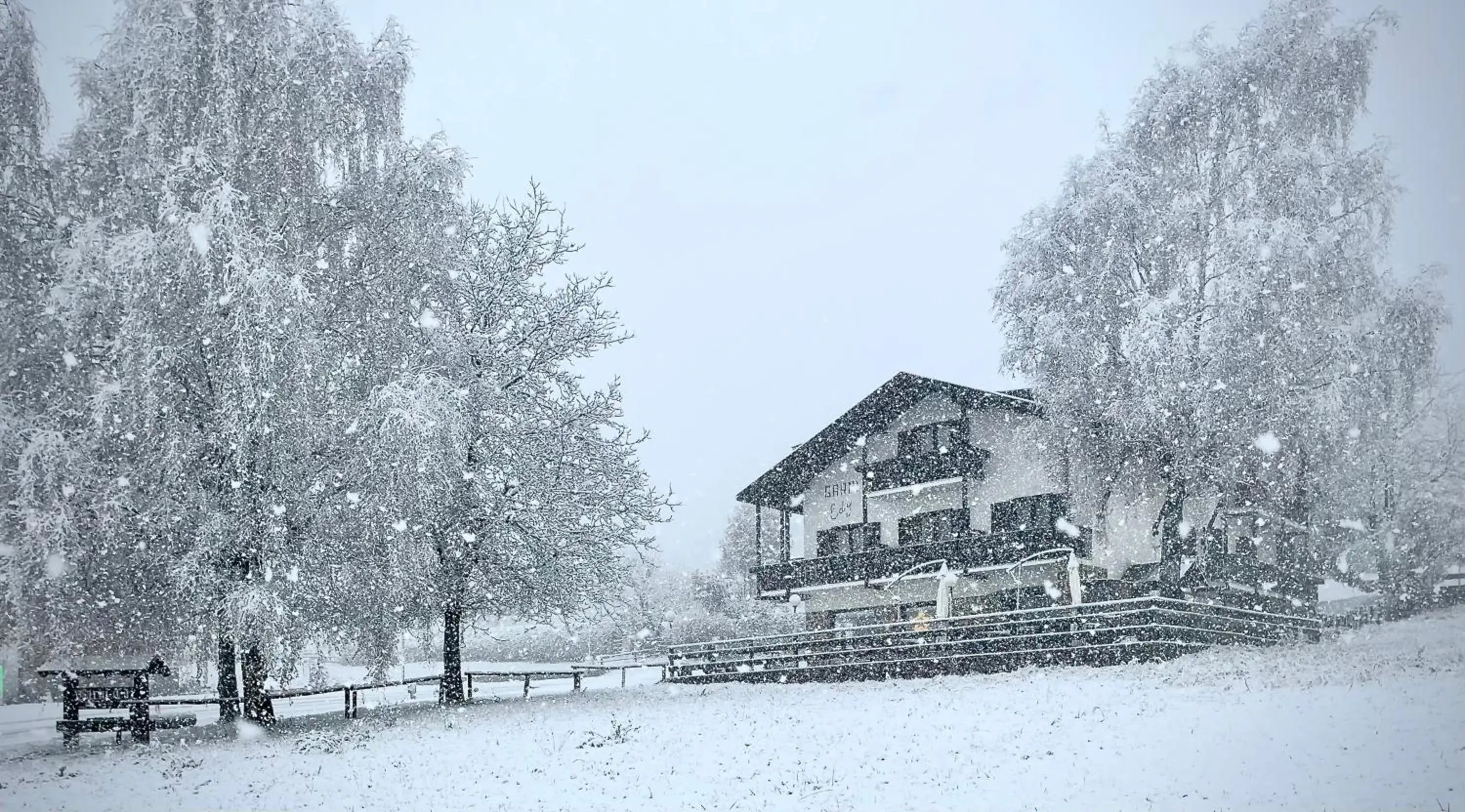 Property building in Hotel Garni Edy Property building in Hotel Garni Edy