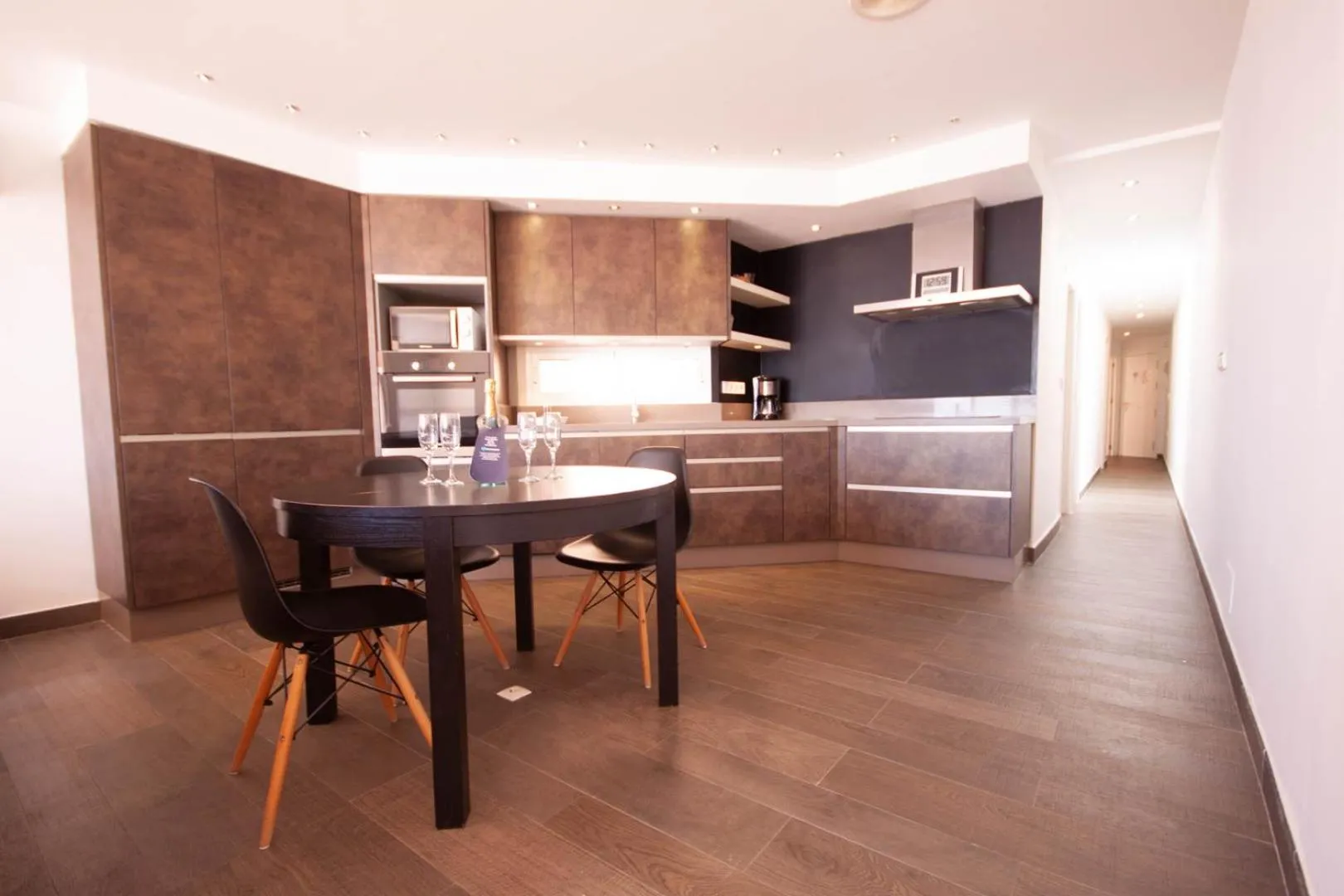 Inmovecos 1 linea playa y reformado Soling 65