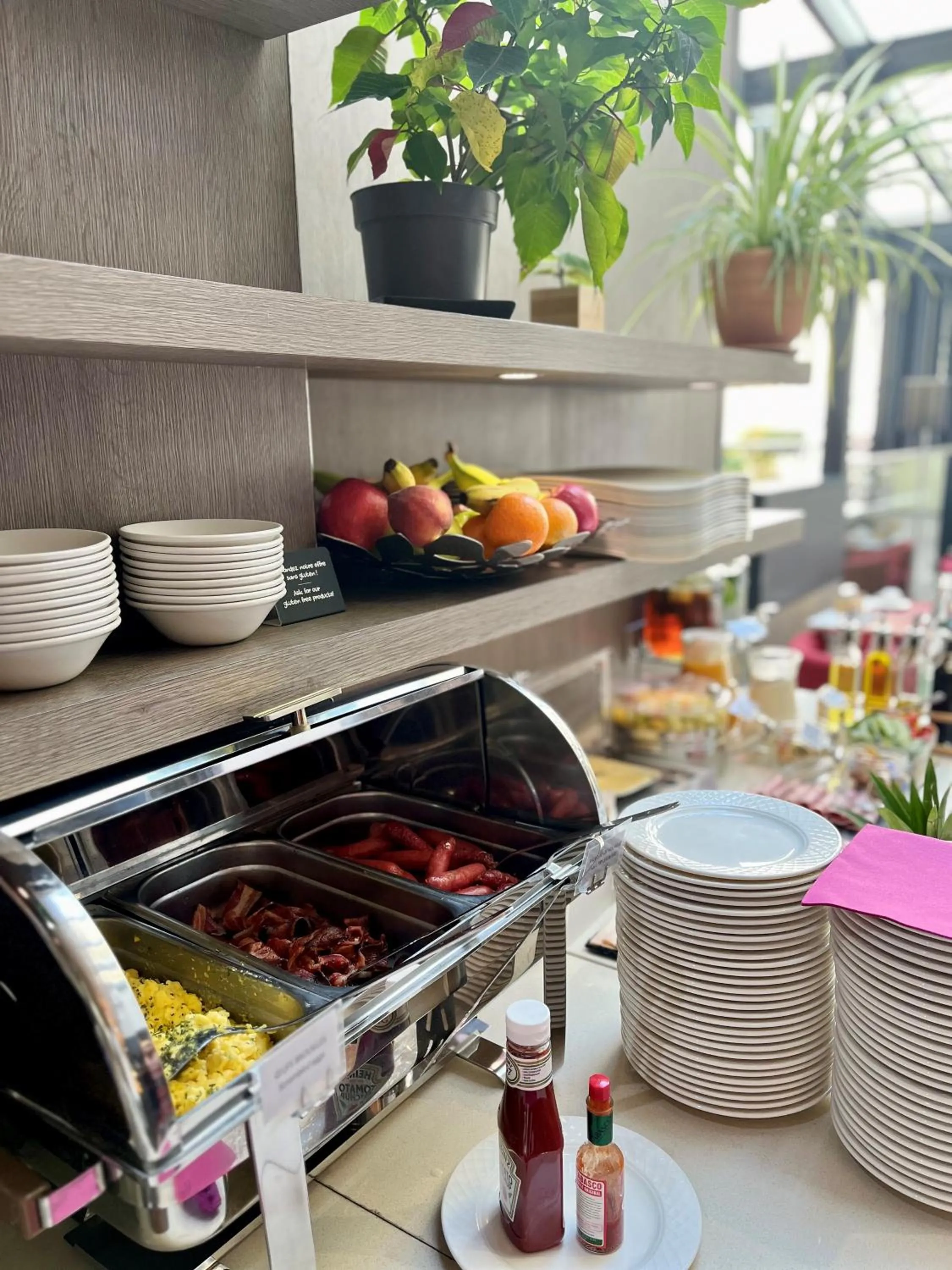 Restaurant/places to eat in Best Western Seine West Hotel