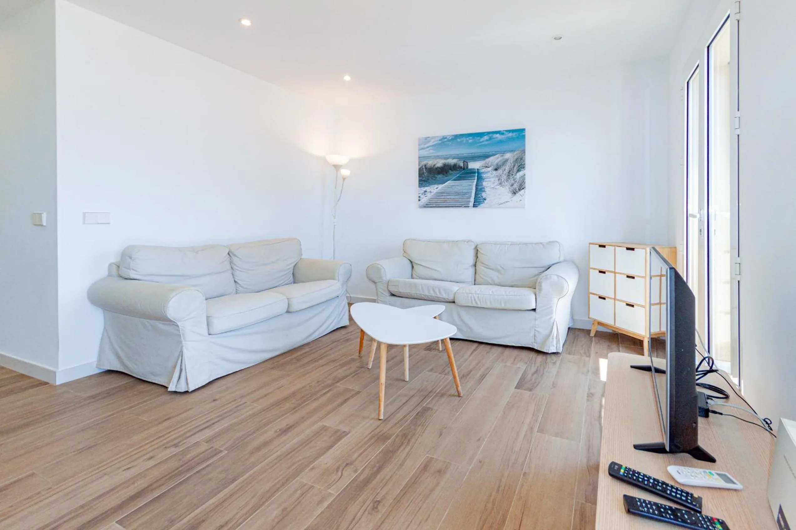 Communal lounge/ TV room in Inmovecos reformado 1ºlinea playa Optimist 2