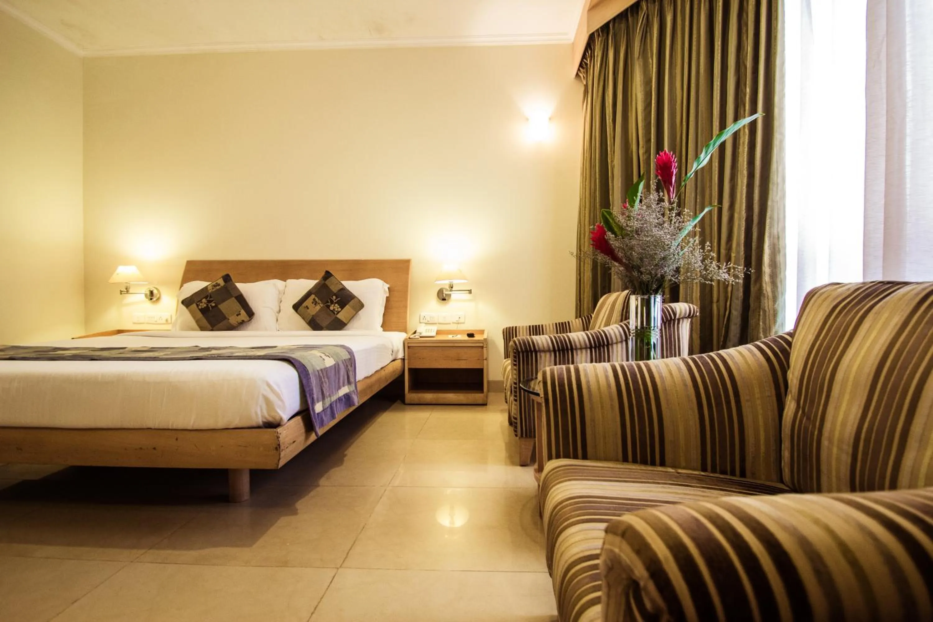 Seating area, Bed in Chances Resort and Casino An Indy Resort