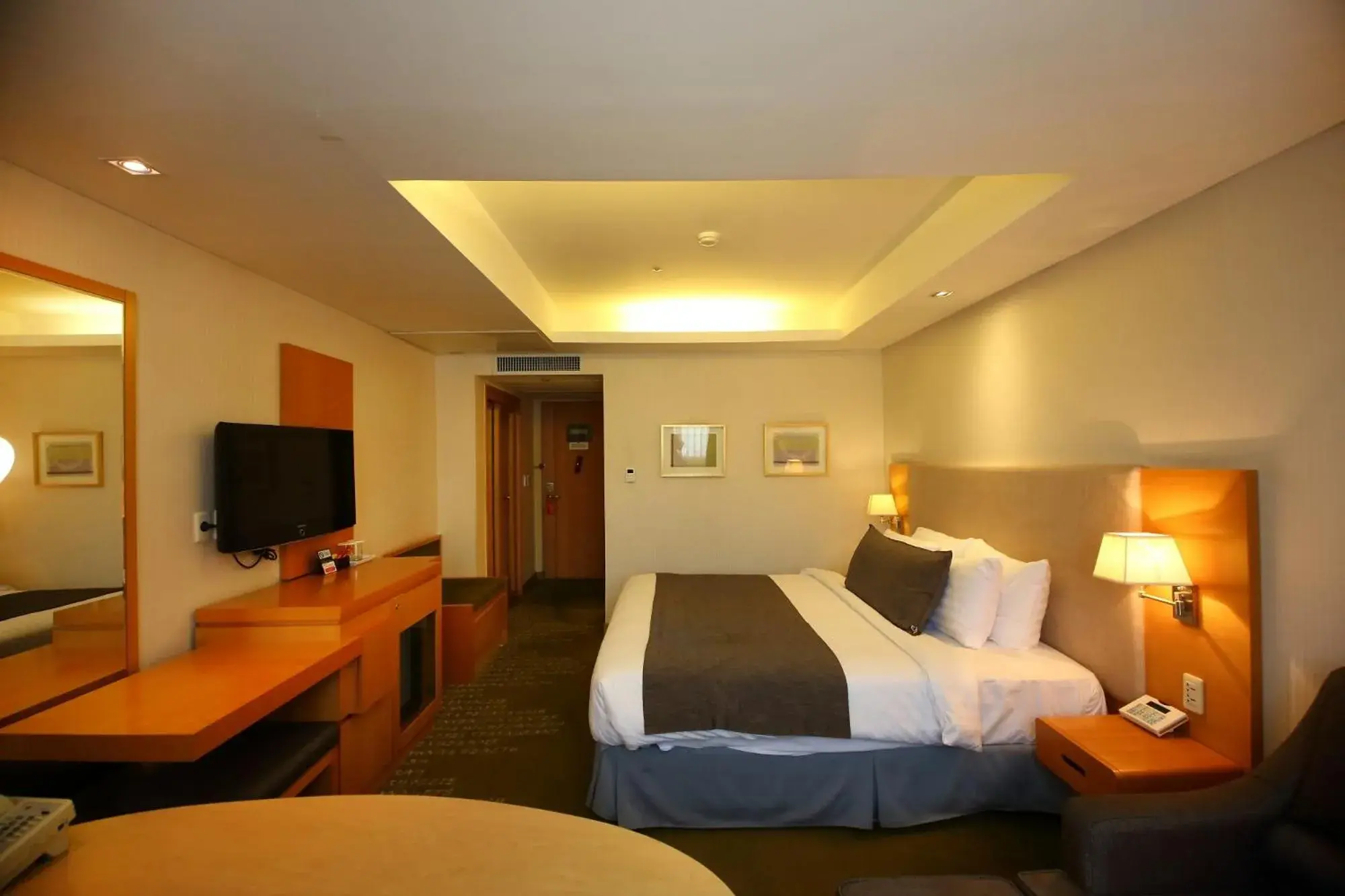 Bed in Ramada by Wyndham Songdo Bed in Ramada by Wyndham Songdo