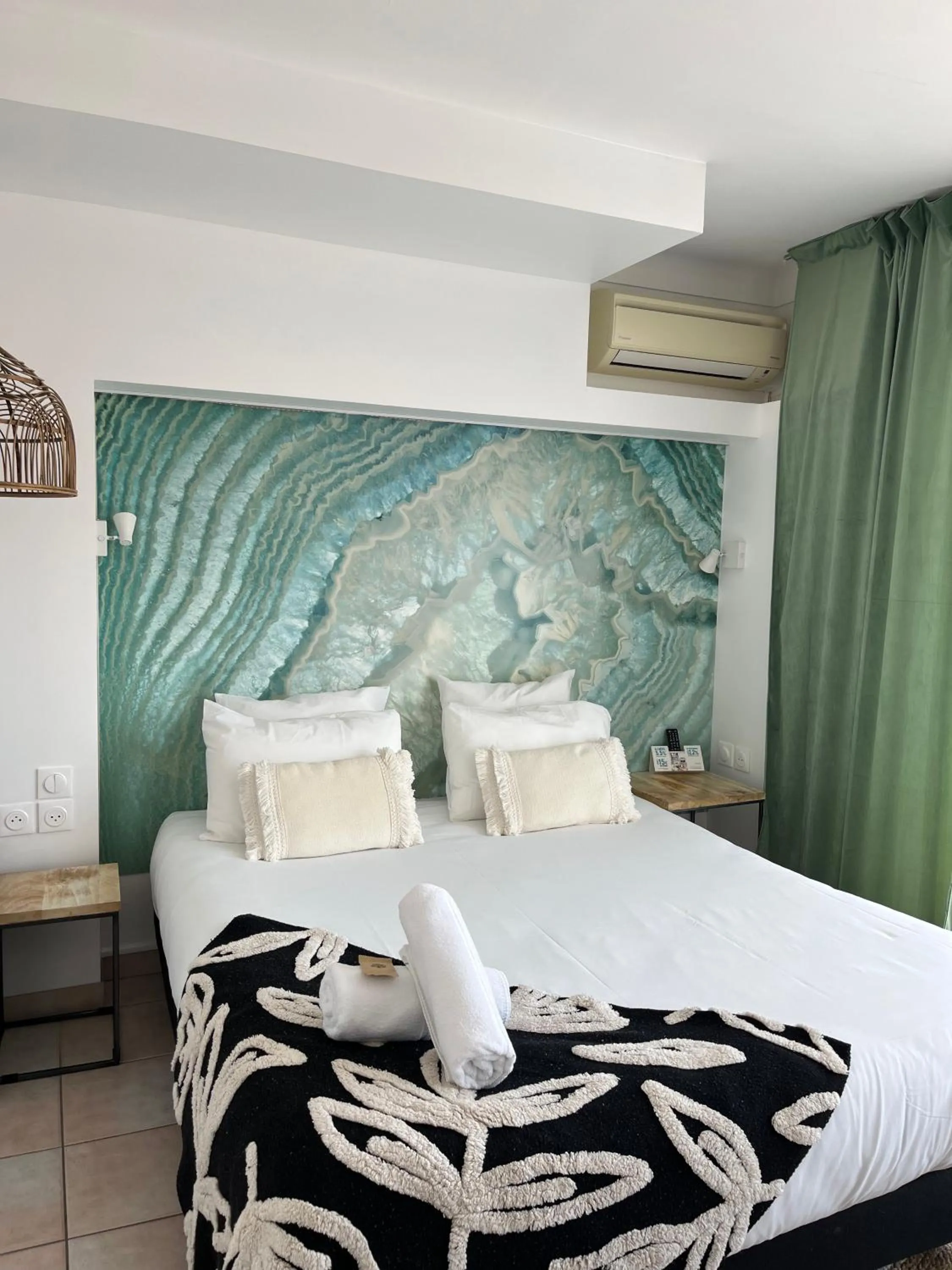 Bed in Hôtel Les Sables - Urban Style - by Logis Hotels