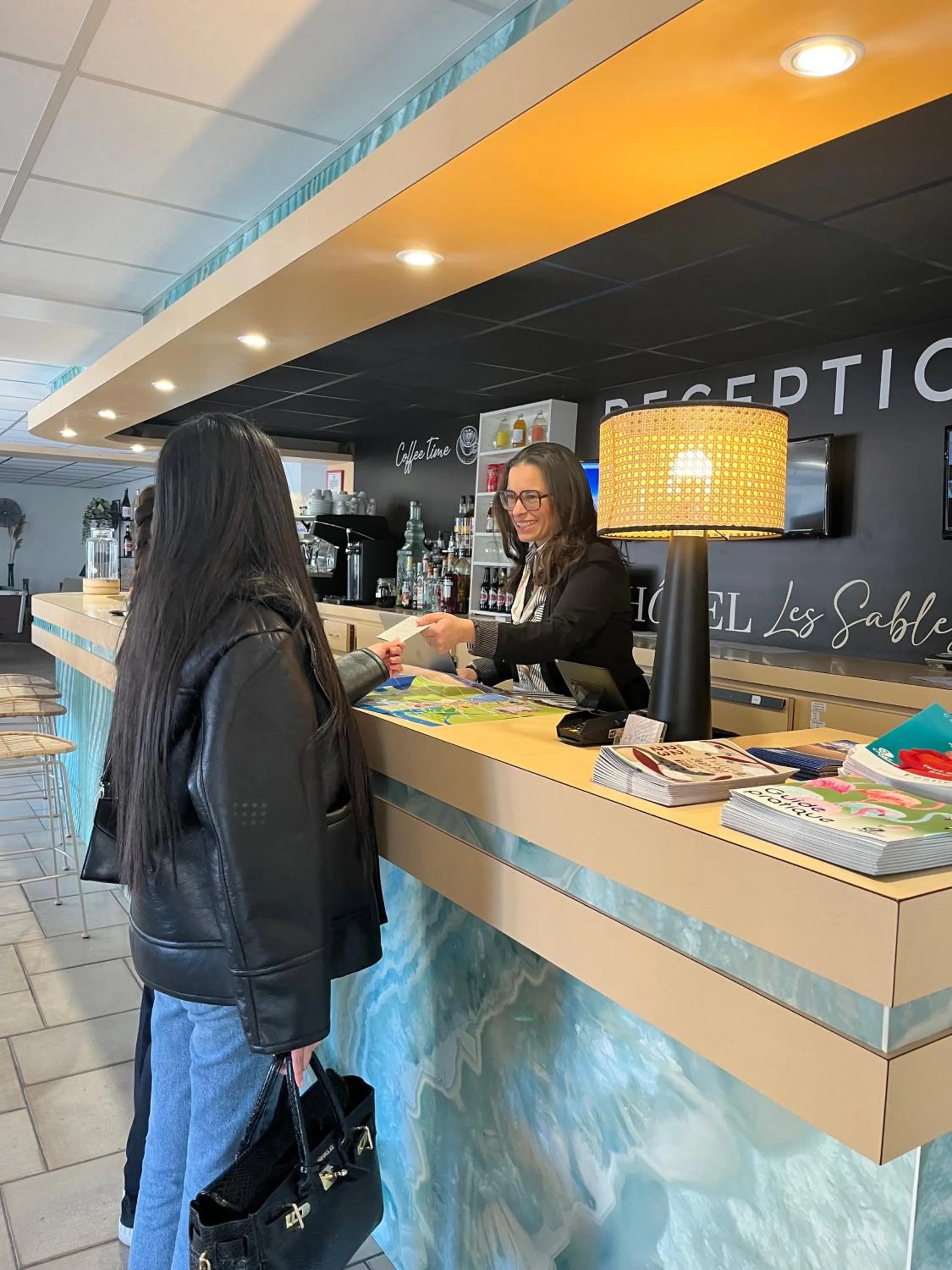 Lobby or reception in Hôtel Les Sables - Urban Style - by Logis Hotels