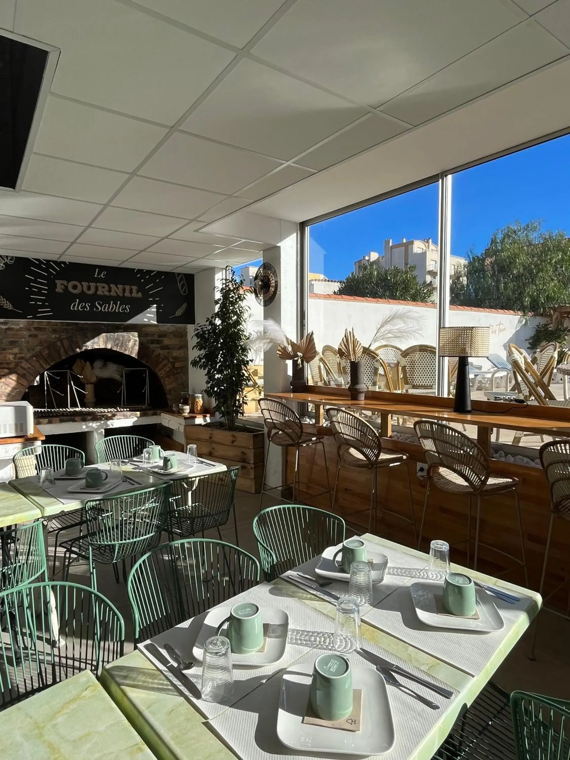 Pool view in Hôtel Les Sables - Urban Style - by Logis Hotels Pool view in Hôtel Les Sables - Urban Style - by Logis Hotels