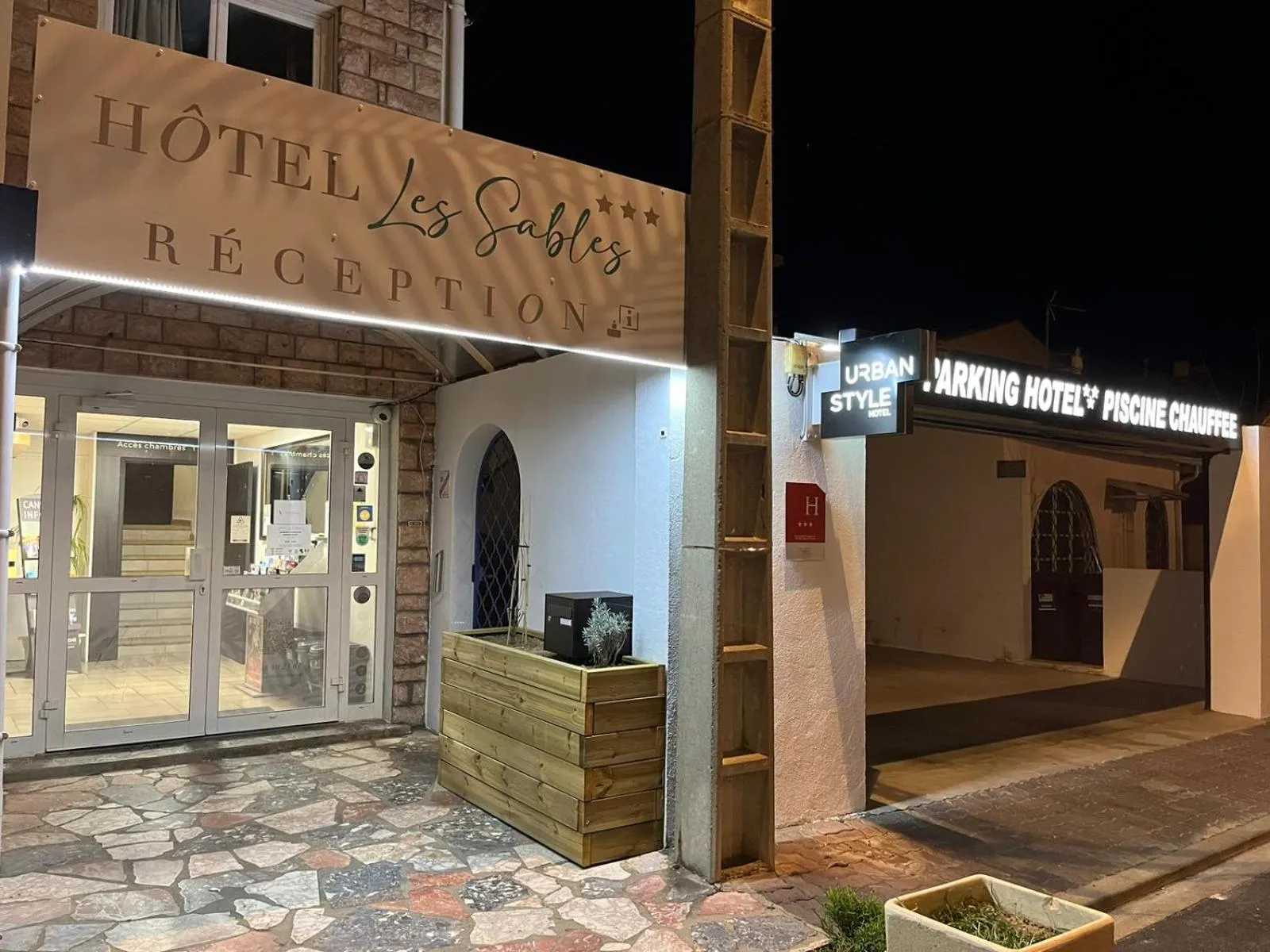 Facade/entrance in Hôtel Les Sables - Urban Style - by Logis Hotels