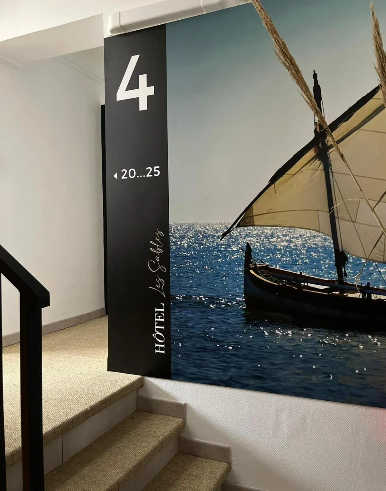 Decorative detail in Hôtel Les Sables - Urban Style - by Logis Hotels