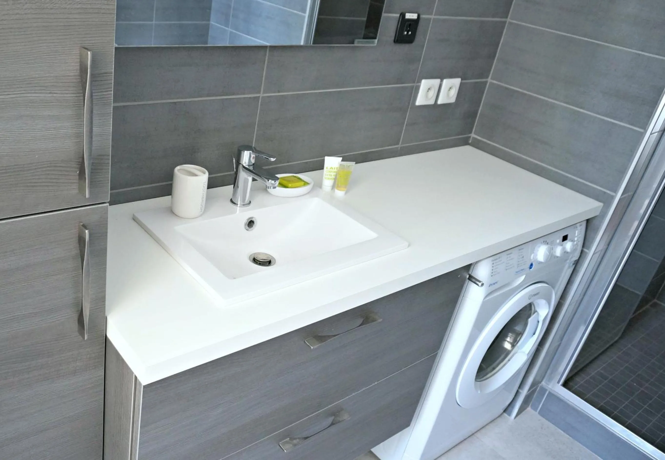 Bathroom in Little Suite - Colas