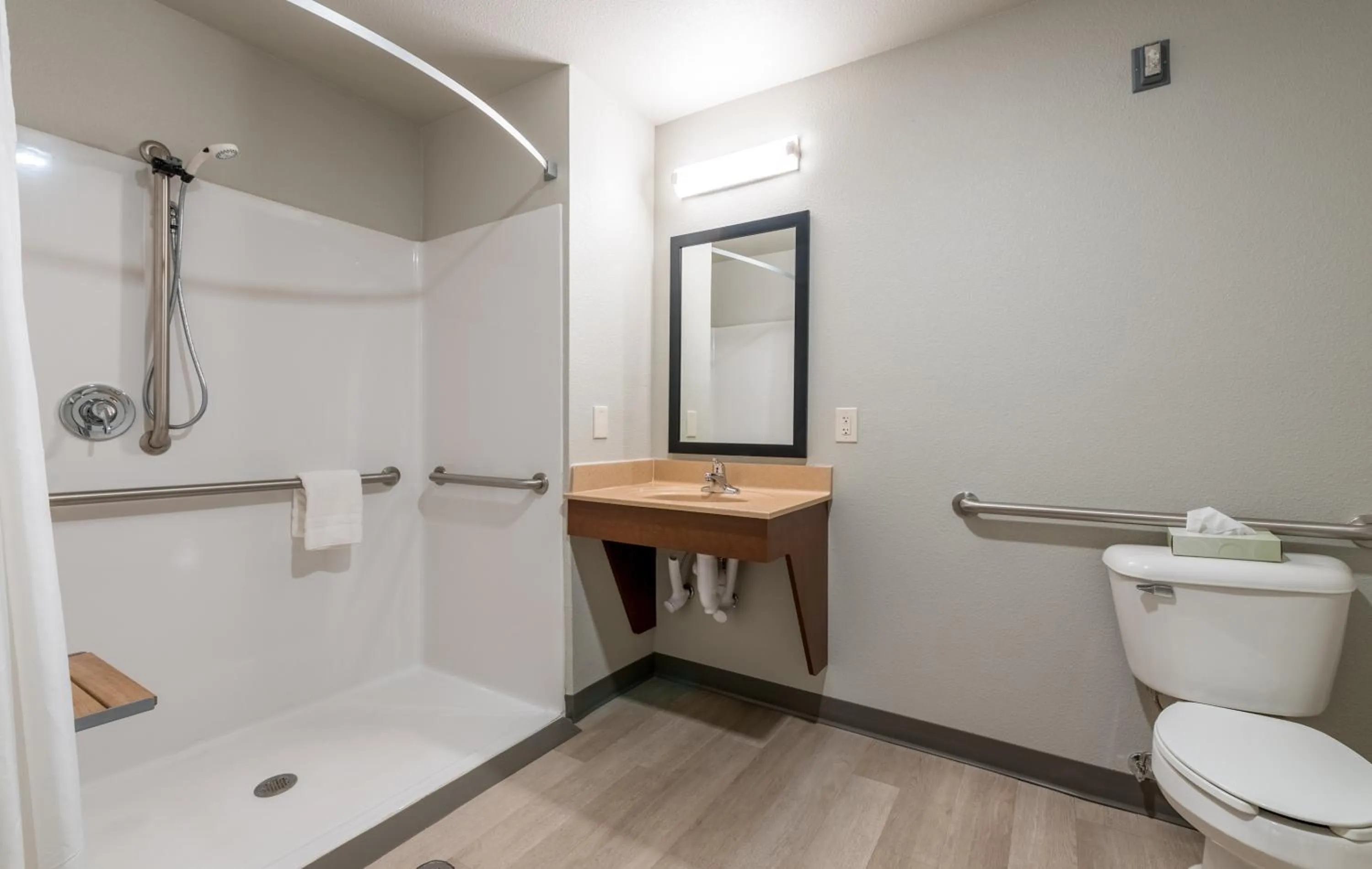 Shower in My Place Hotel-Council Bluffs/Omaha East, IA