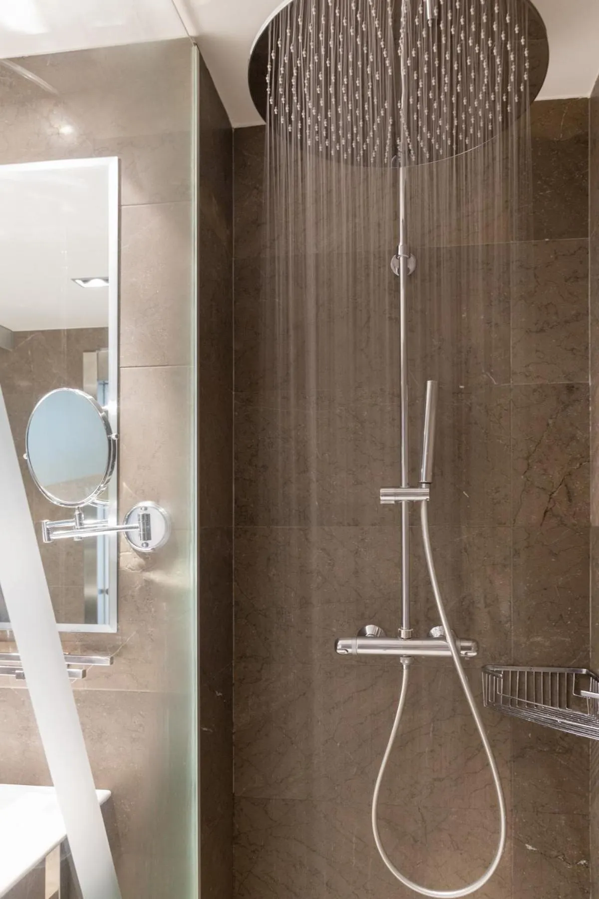 Shower in ARTIEM Asturias