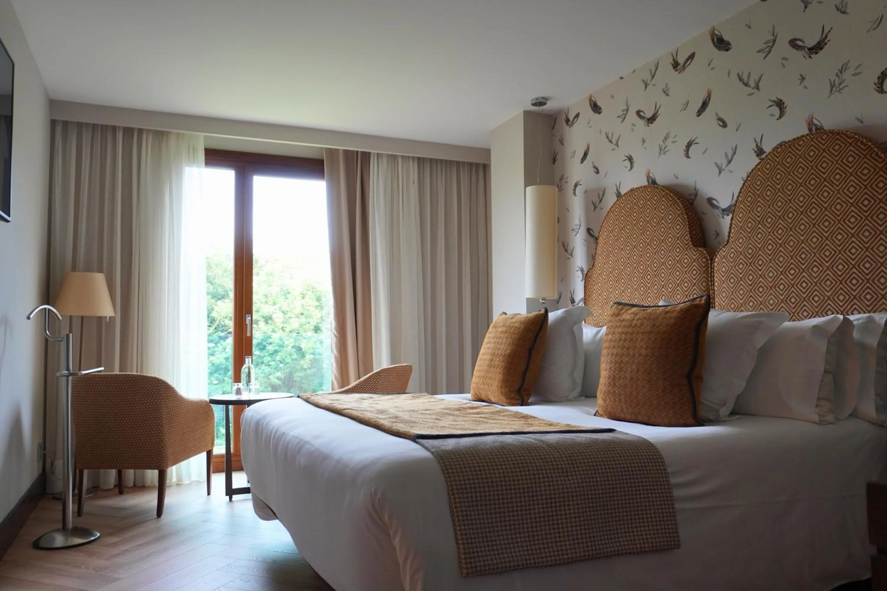 Photo of the whole room, Bed in ARTIEM Asturias