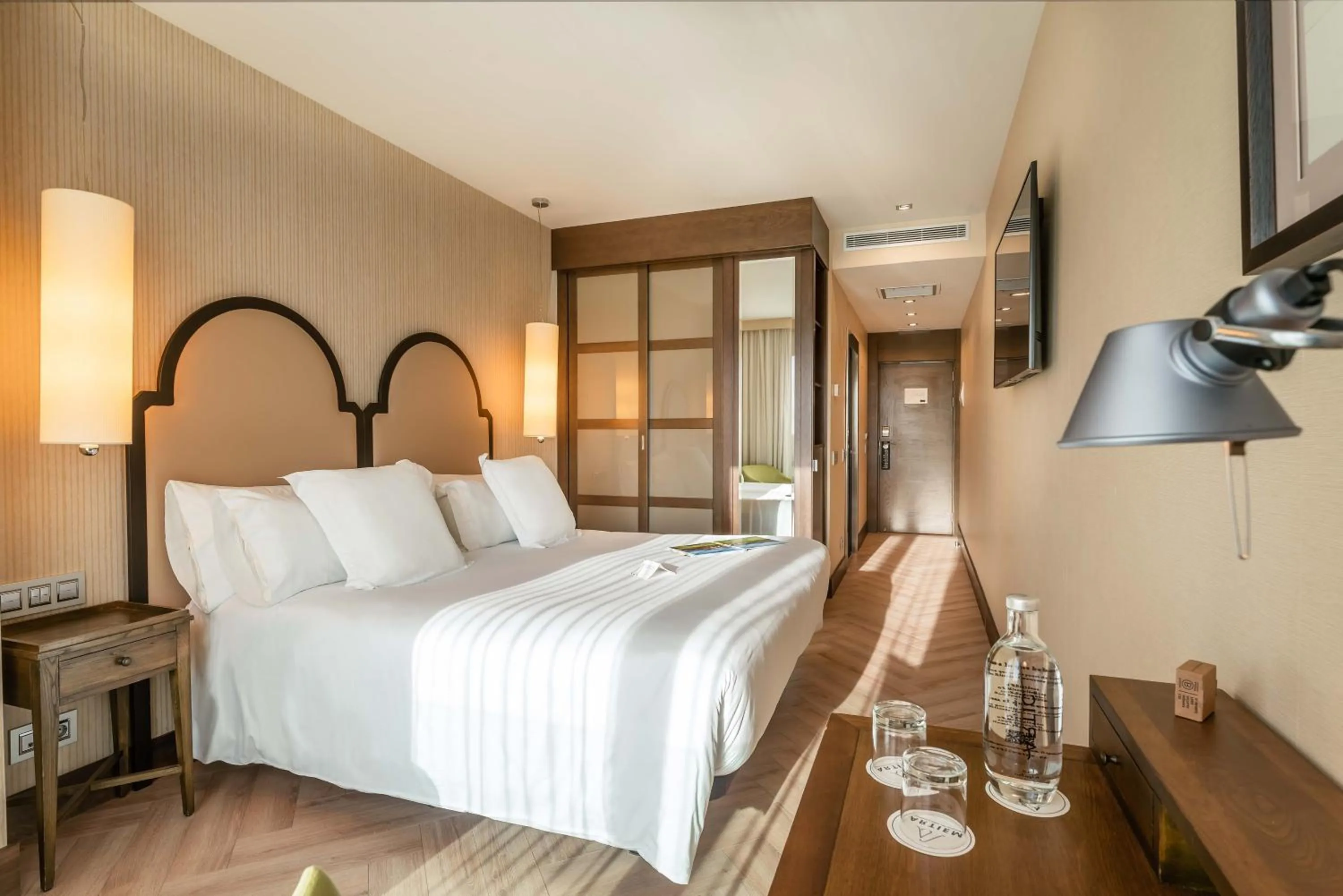 Photo of the whole room, Bed in ARTIEM Asturias