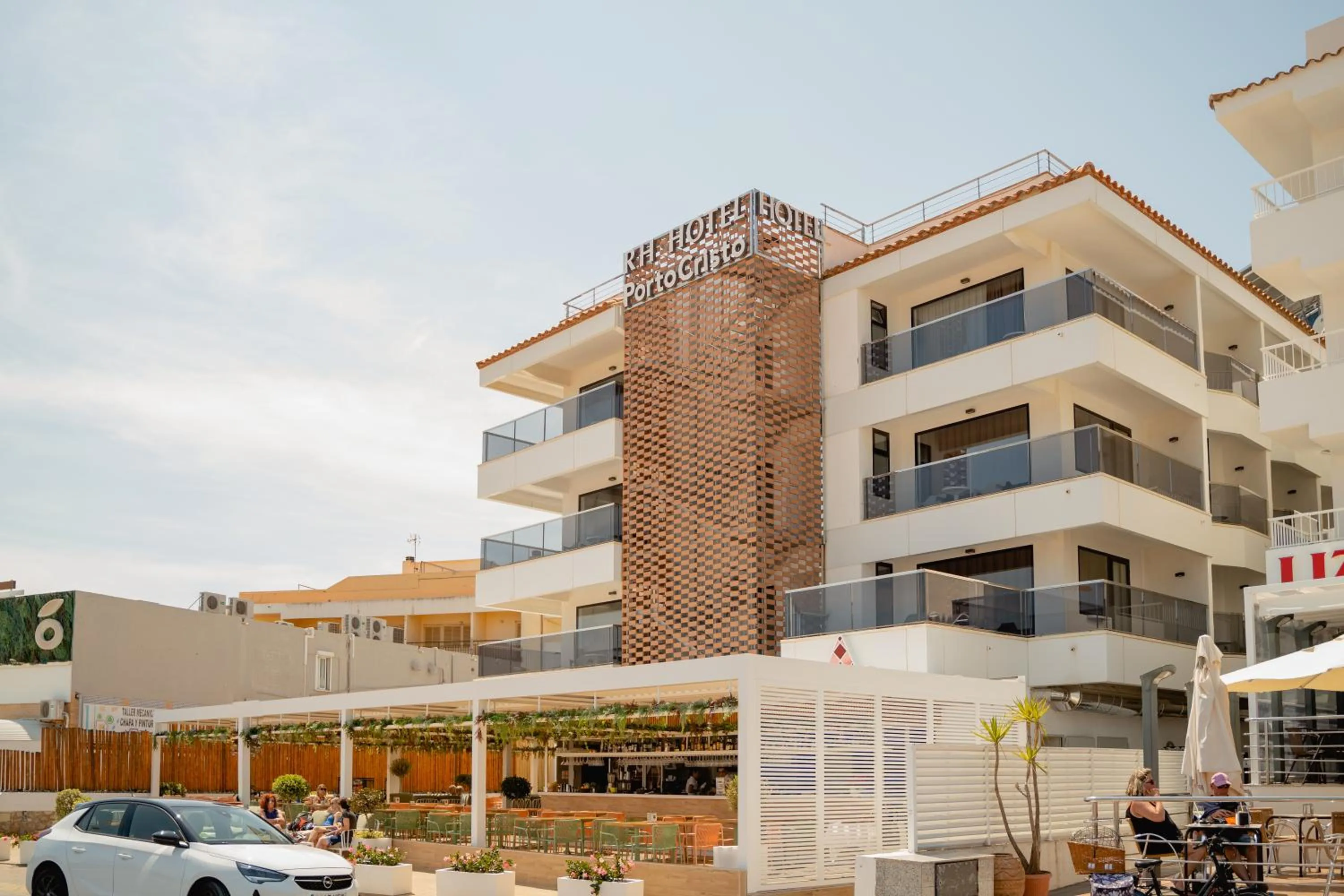 Property building in Hotel RH Portocristo & Wellness