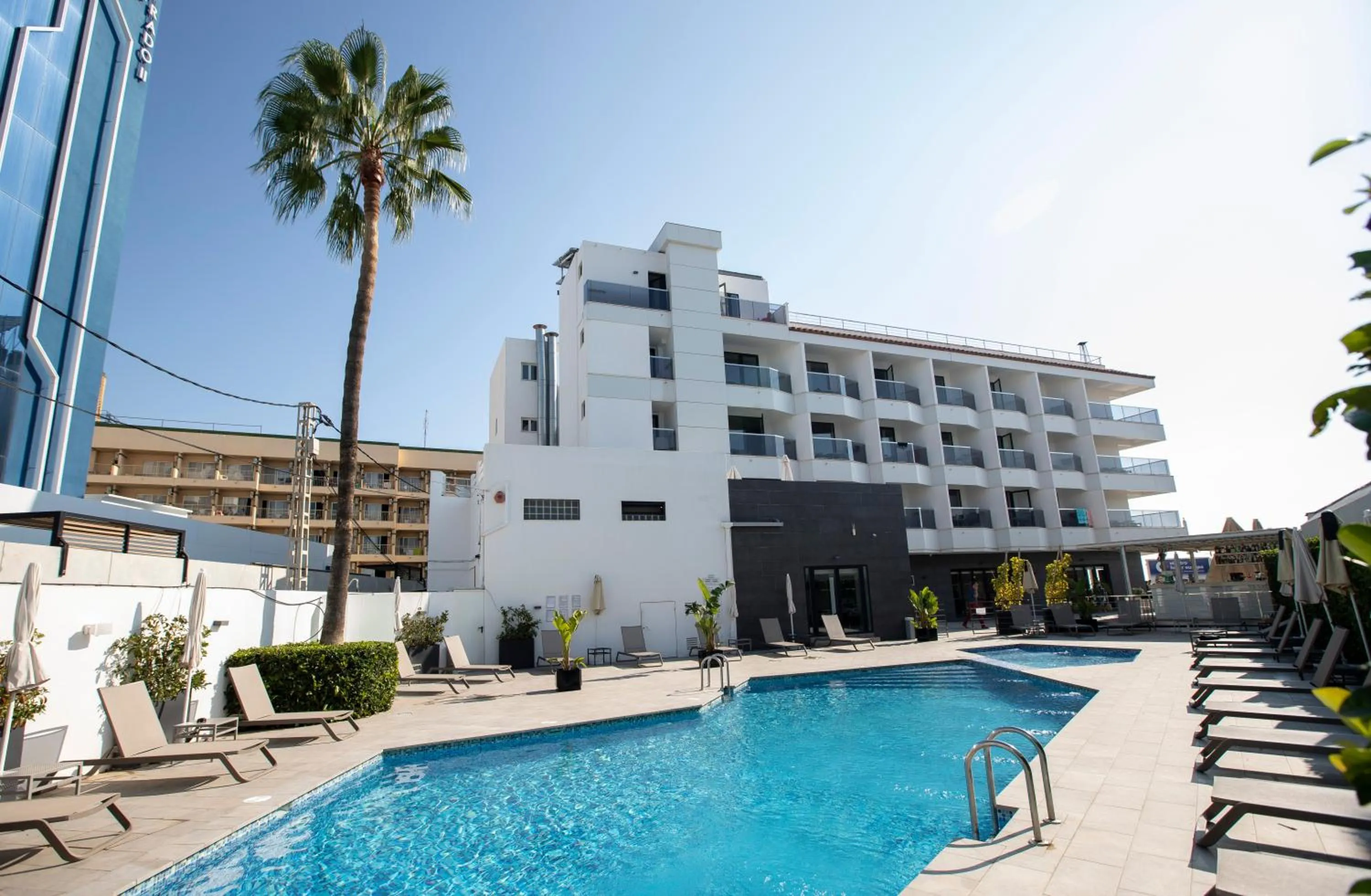 Swimming pool in Hotel RH Portocristo & Wellness