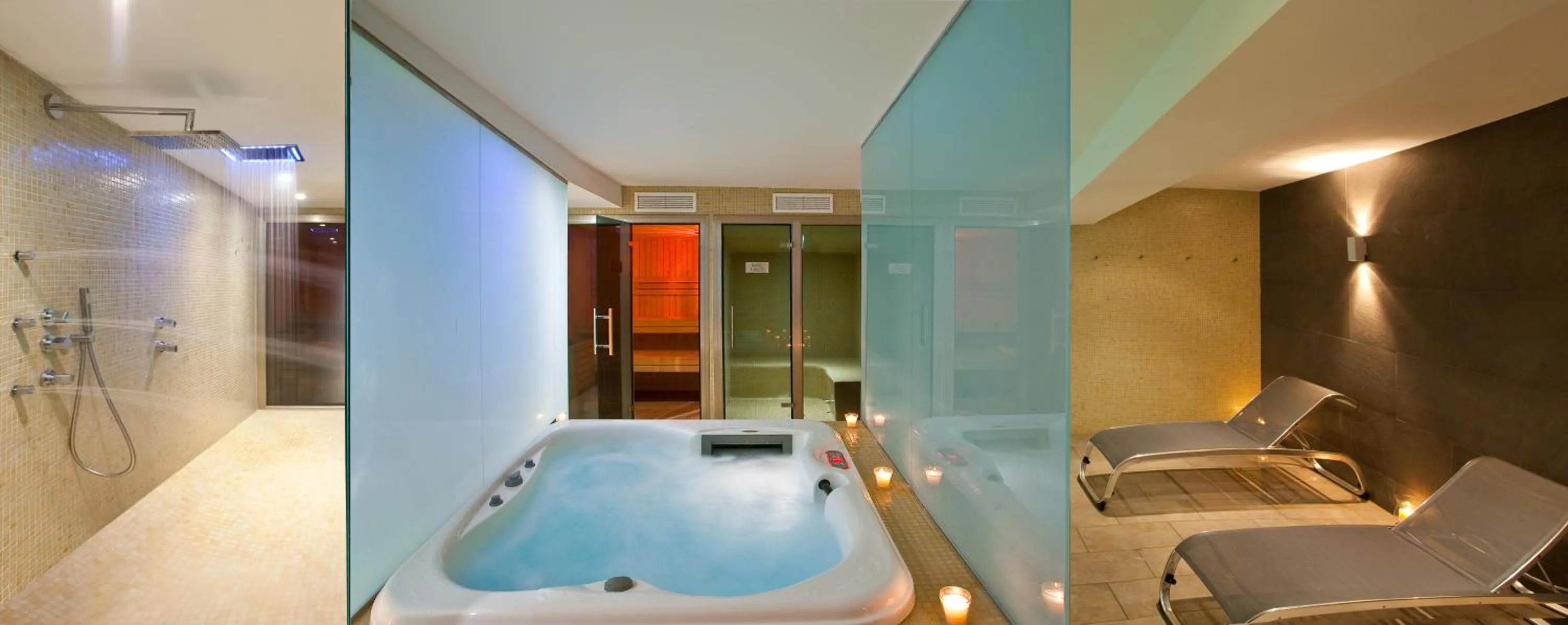 Hot Tub in Hotel RH Portocristo & Wellness