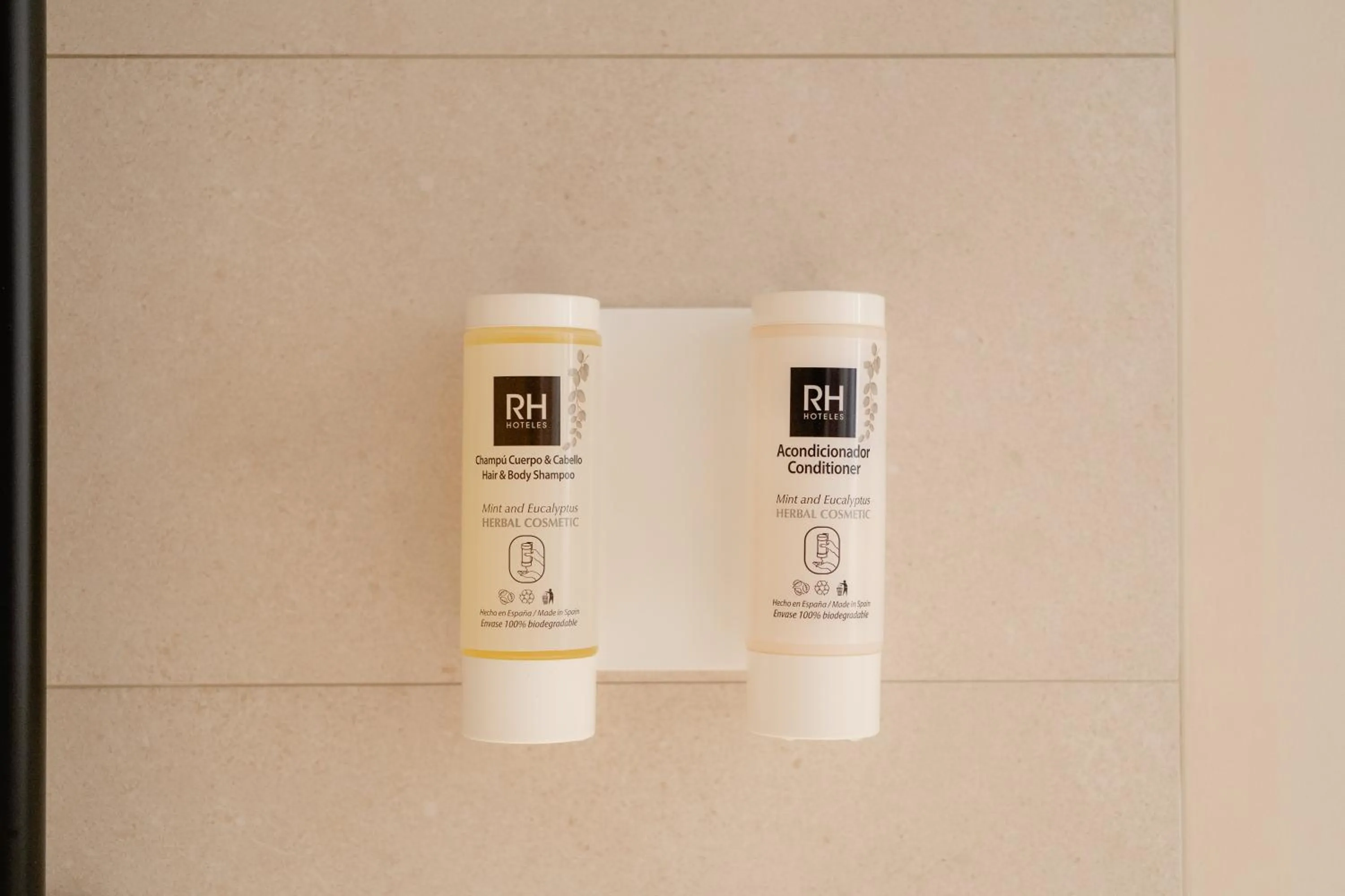 Bathroom in Hotel RH Portocristo & Wellness