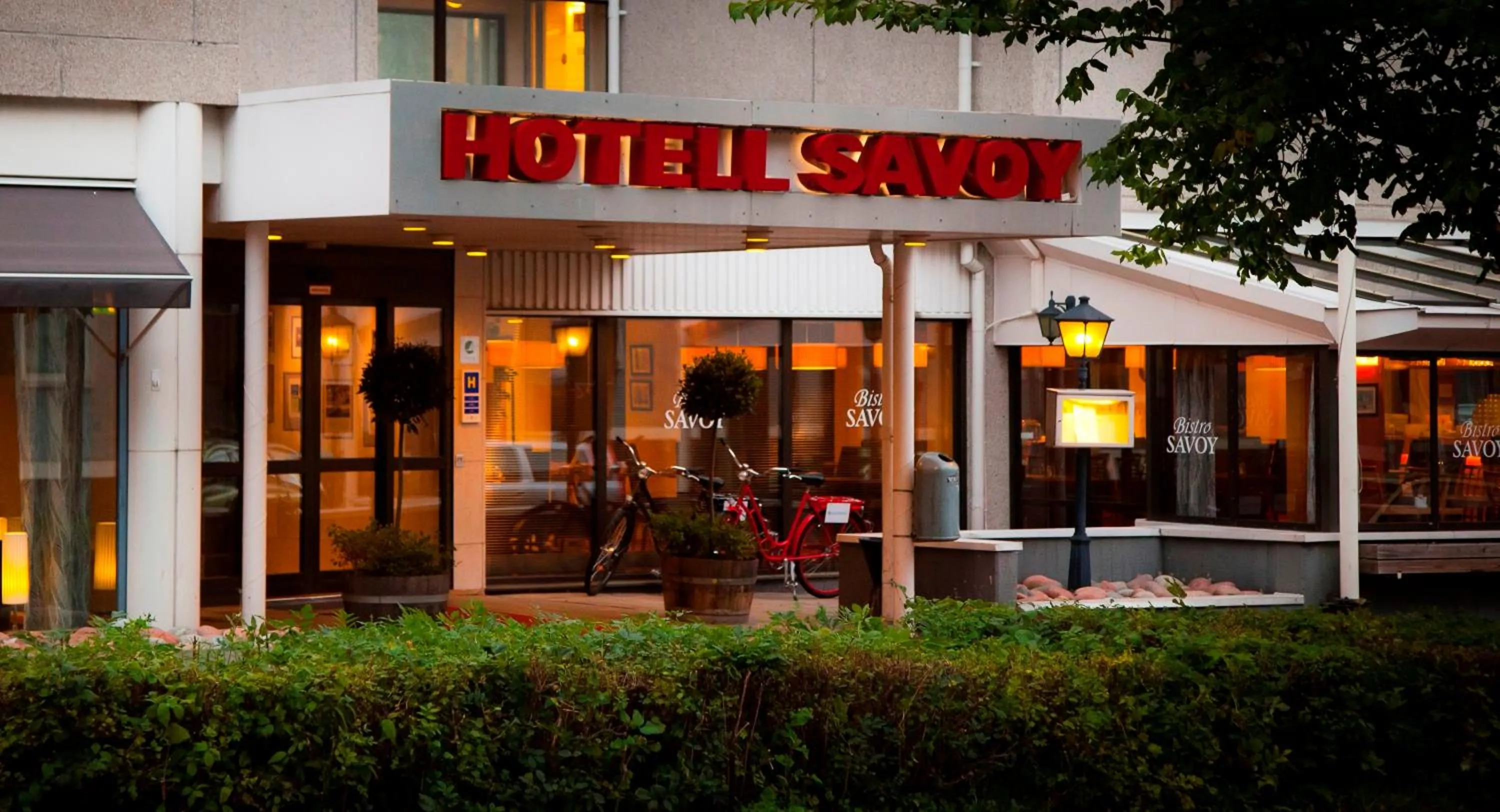 Facade/entrance in Hotel Savoy