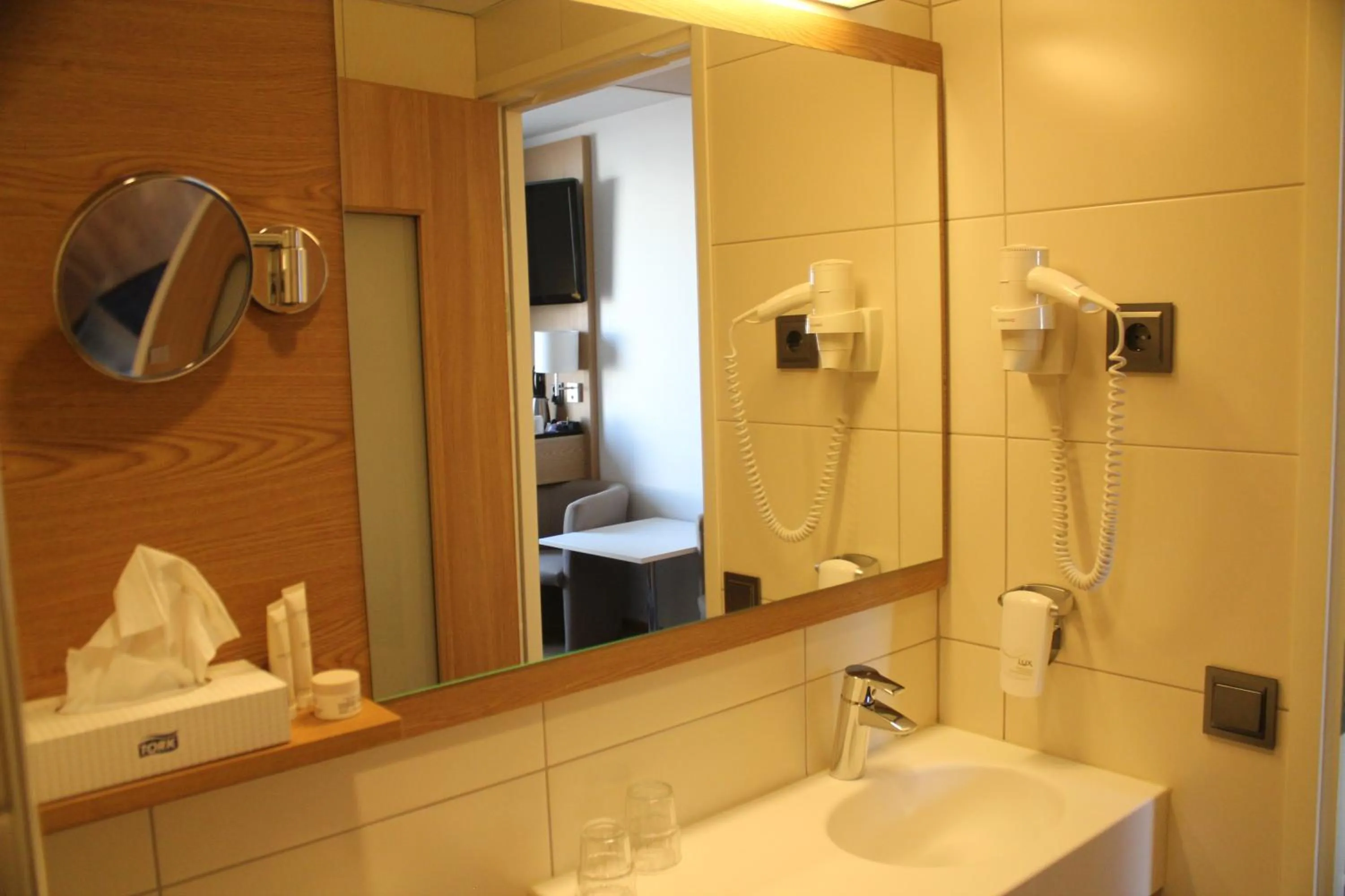 Bathroom in Hotel Savoy