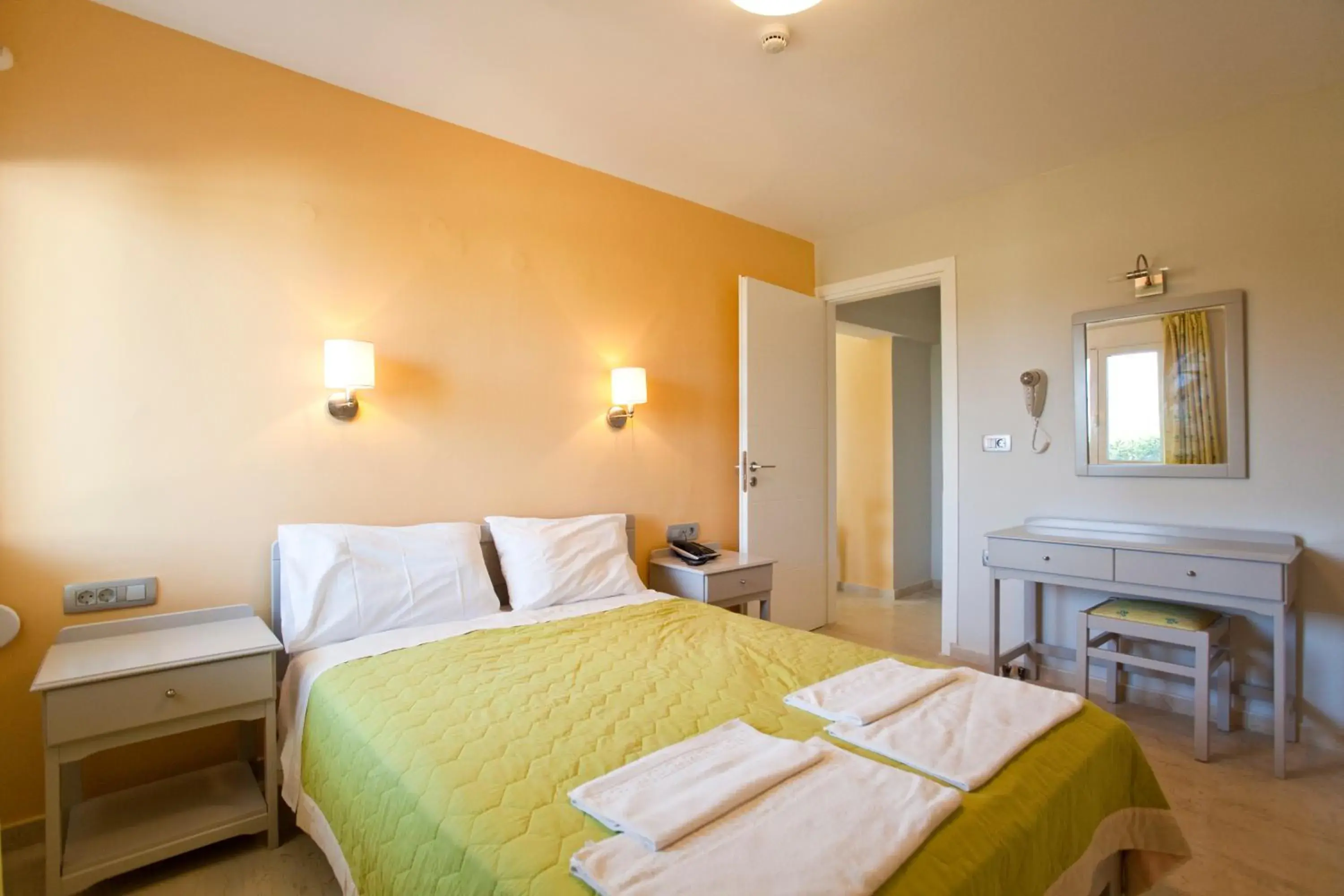 One-Bedroom Apartment in Phaedra Hotel One-Bedroom Apartment in Phaedra Hotel