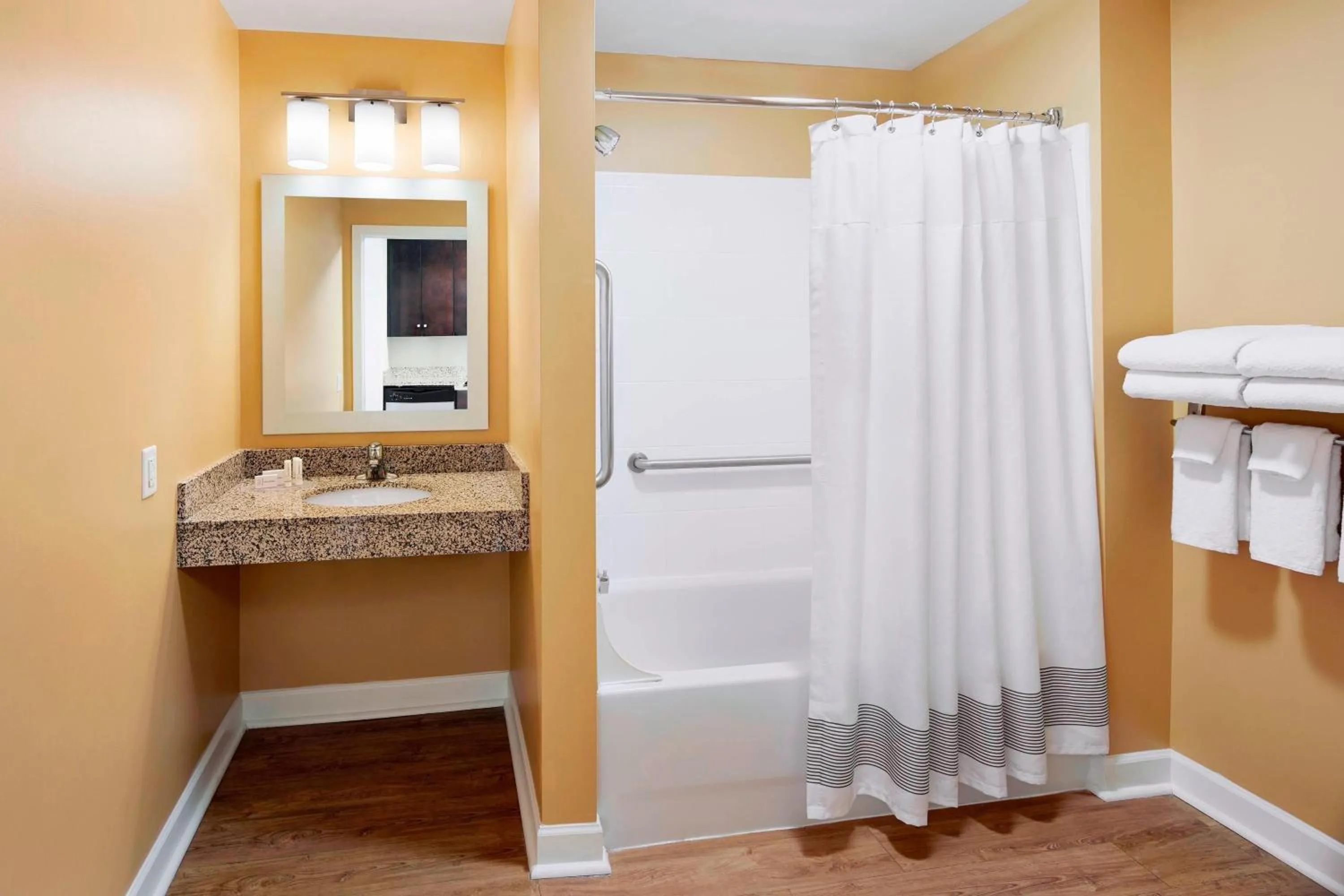 Bathroom in TownePlace Suites by Marriott Harrisburg Hershey