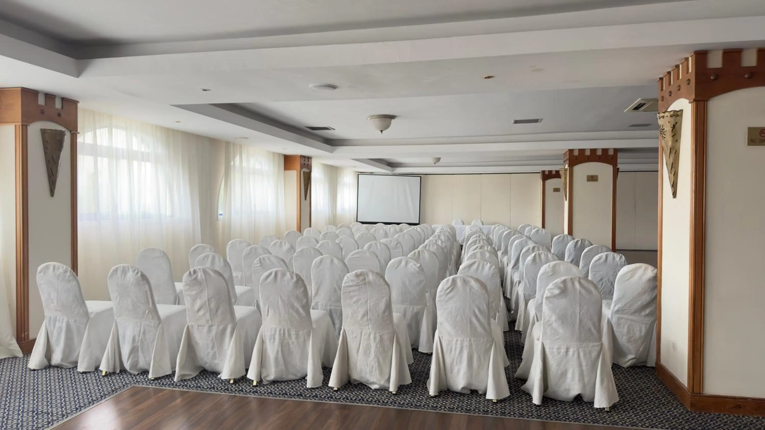 Meeting/conference room in Navarria Blue Hotel