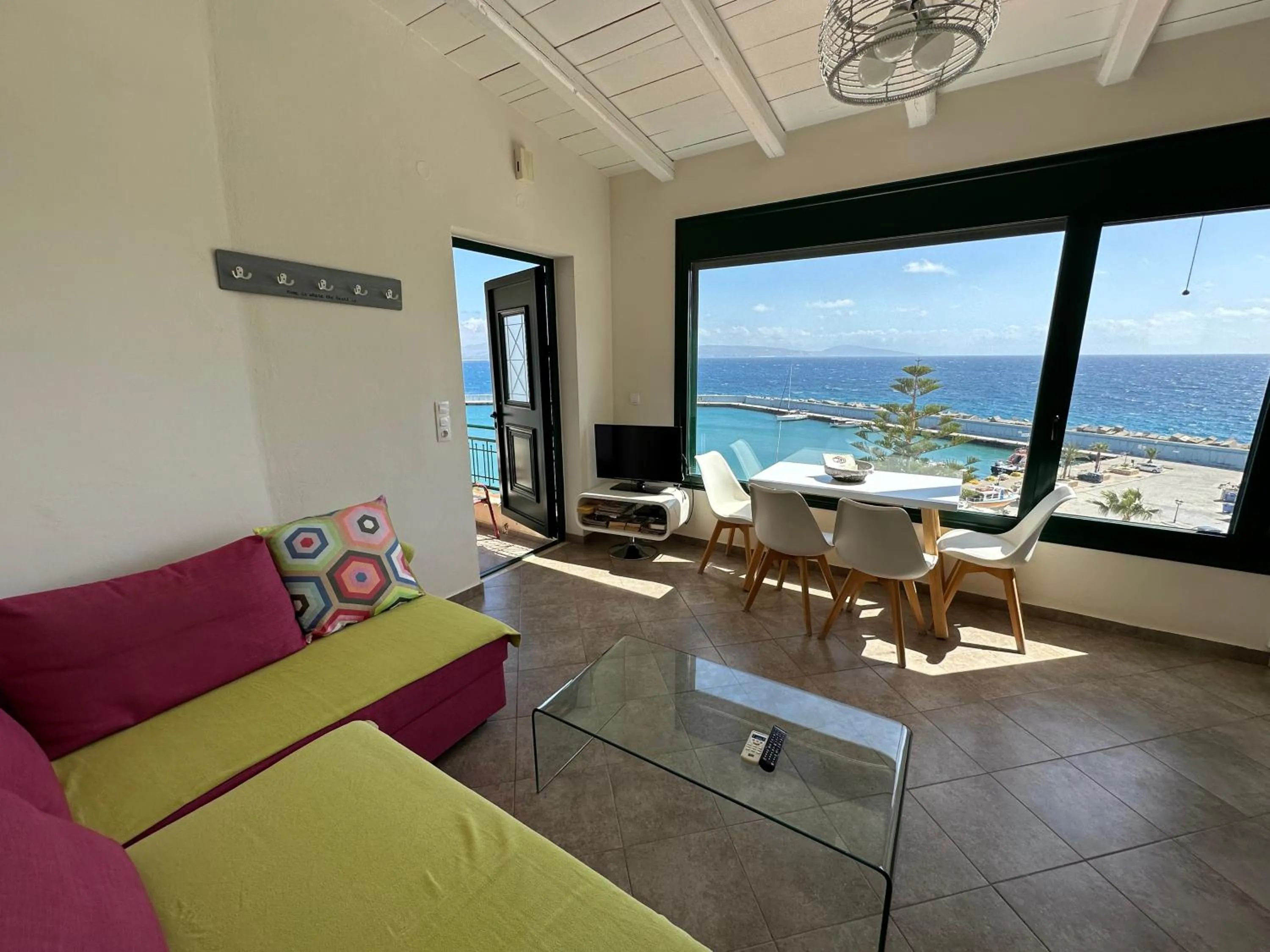 Two-Bedroom Apartment with Sea View in Akteon Rooms