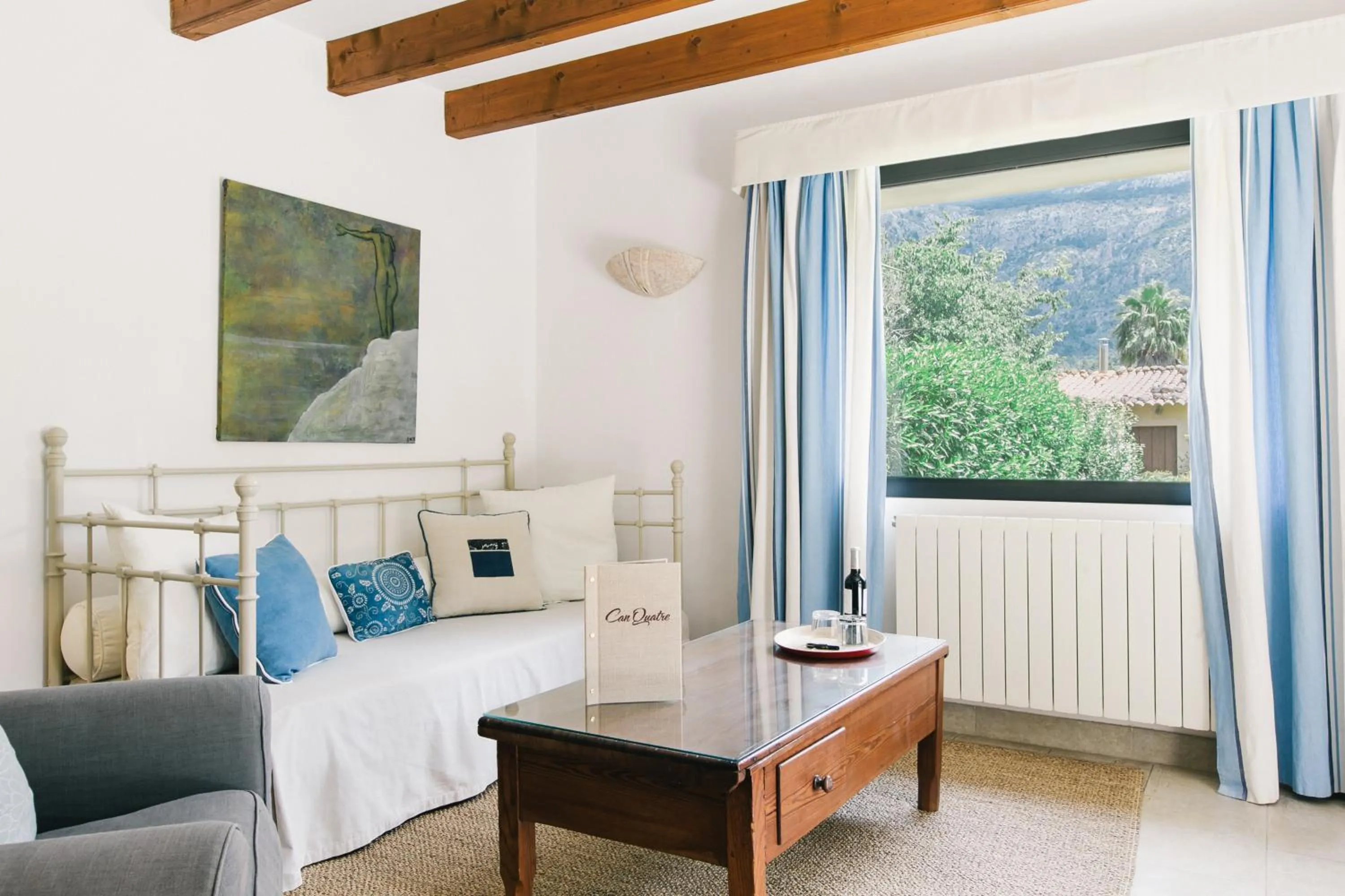 Photo of the whole room, Bed in Finca Ca'n Quatre