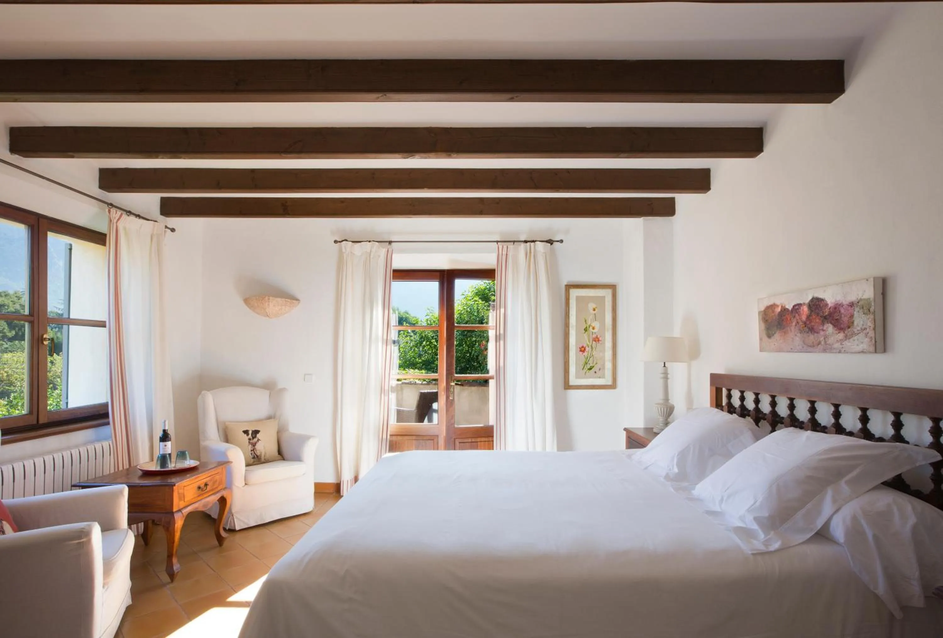 Photo of the whole room, Bed in Finca Ca'n Quatre