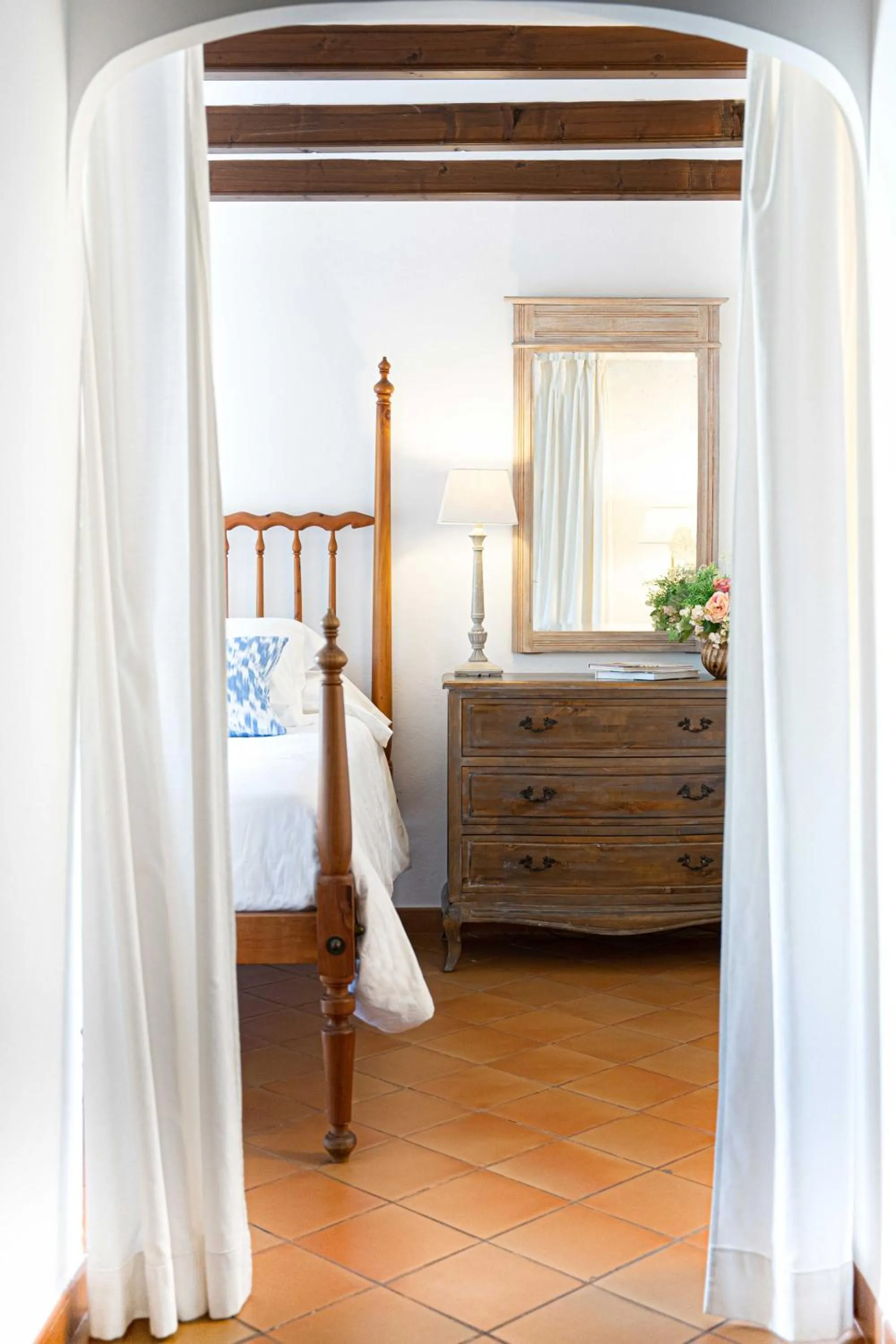 Decorative detail, Bed in Finca Ca'n Quatre