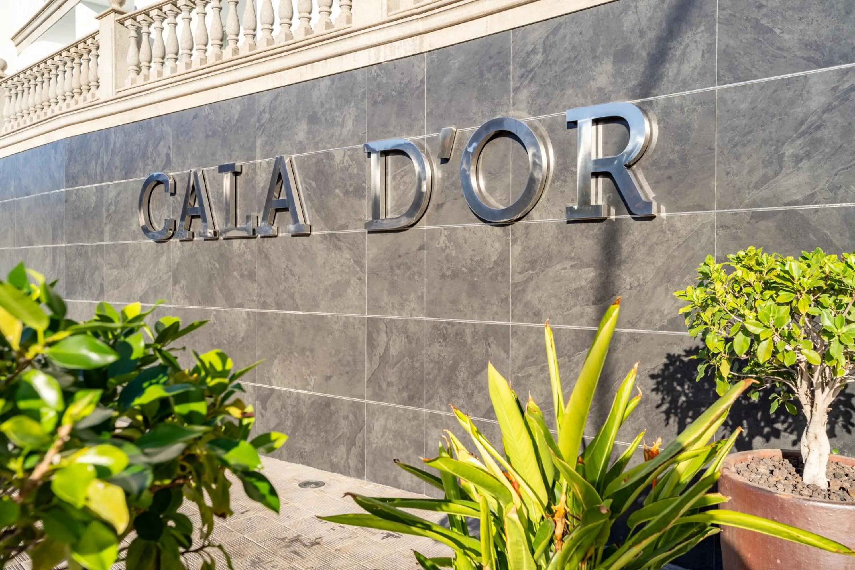 Facade/entrance in Apartamentos Cabau Cala Dor