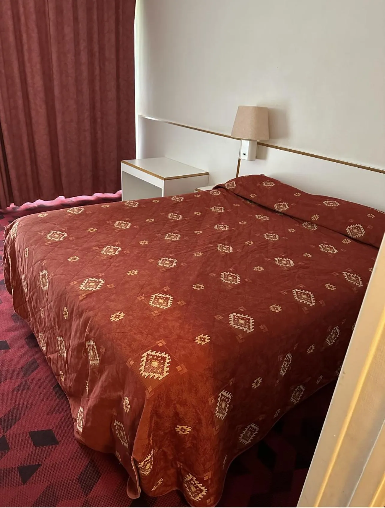 Bed in Hôtel Restaurant Pavillon Carina