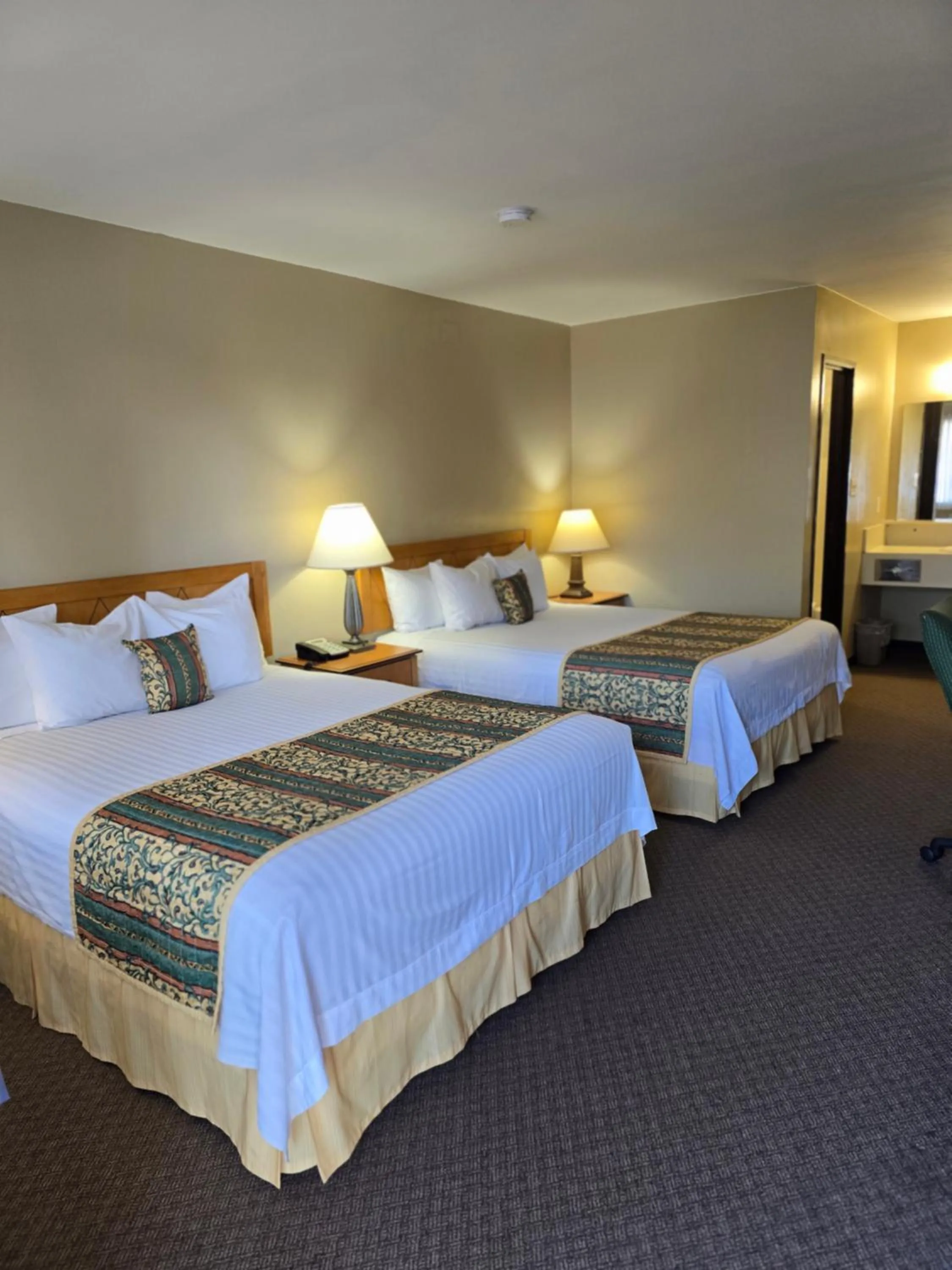 Bed in Thunderbird Lodge, Norman, OK