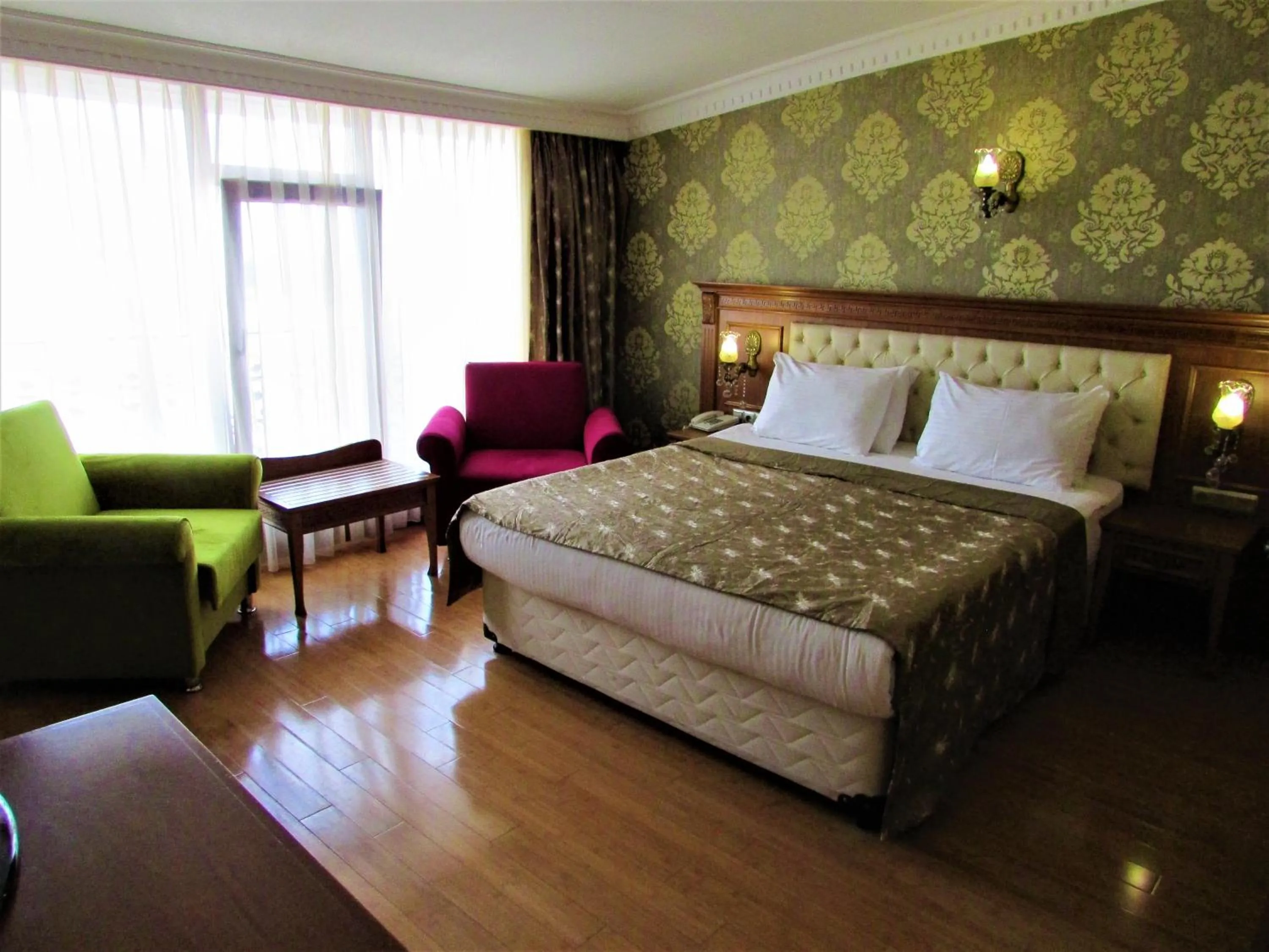 Photo of the whole room in Lausos Hotel Sultanahmet
