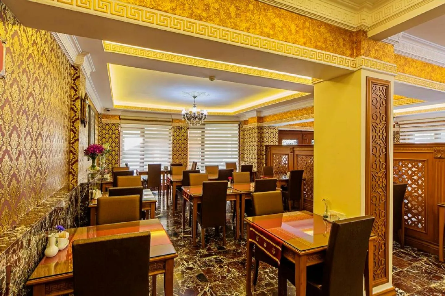 Restaurant/places to eat in Lausos Hotel Sultanahmet