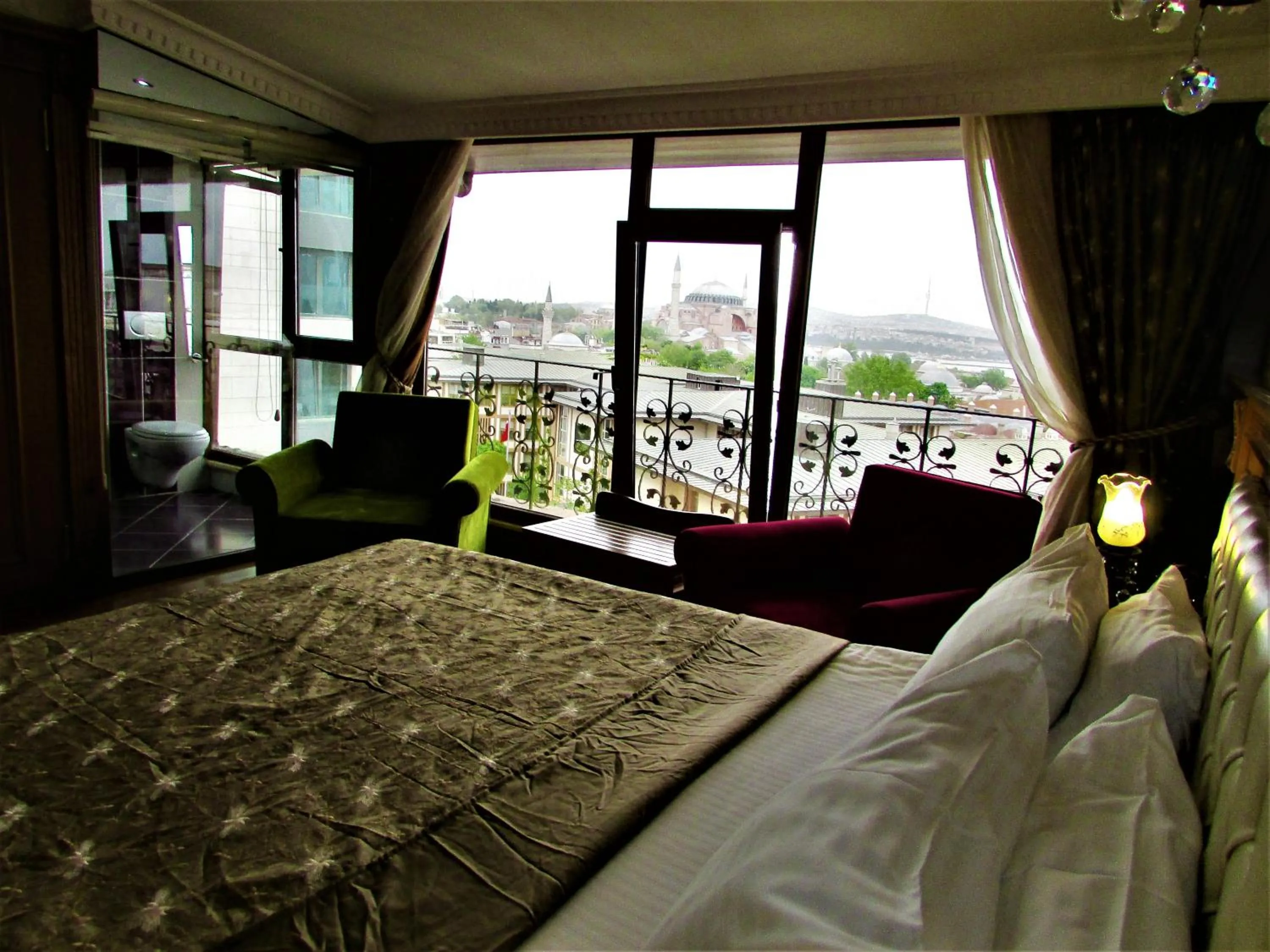 Photo of the whole room in Lausos Hotel Sultanahmet