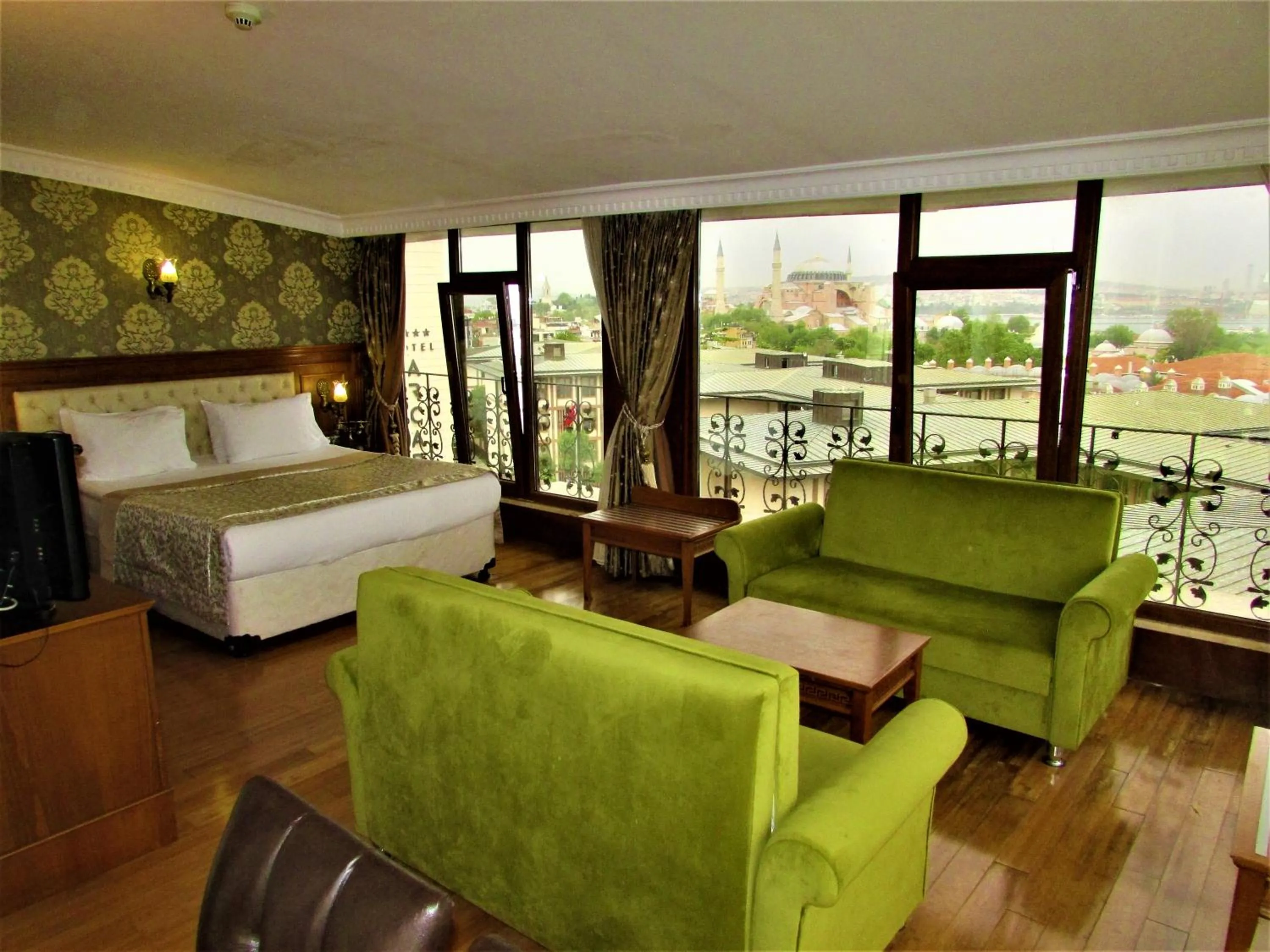 Photo of the whole room in Lausos Hotel Sultanahmet