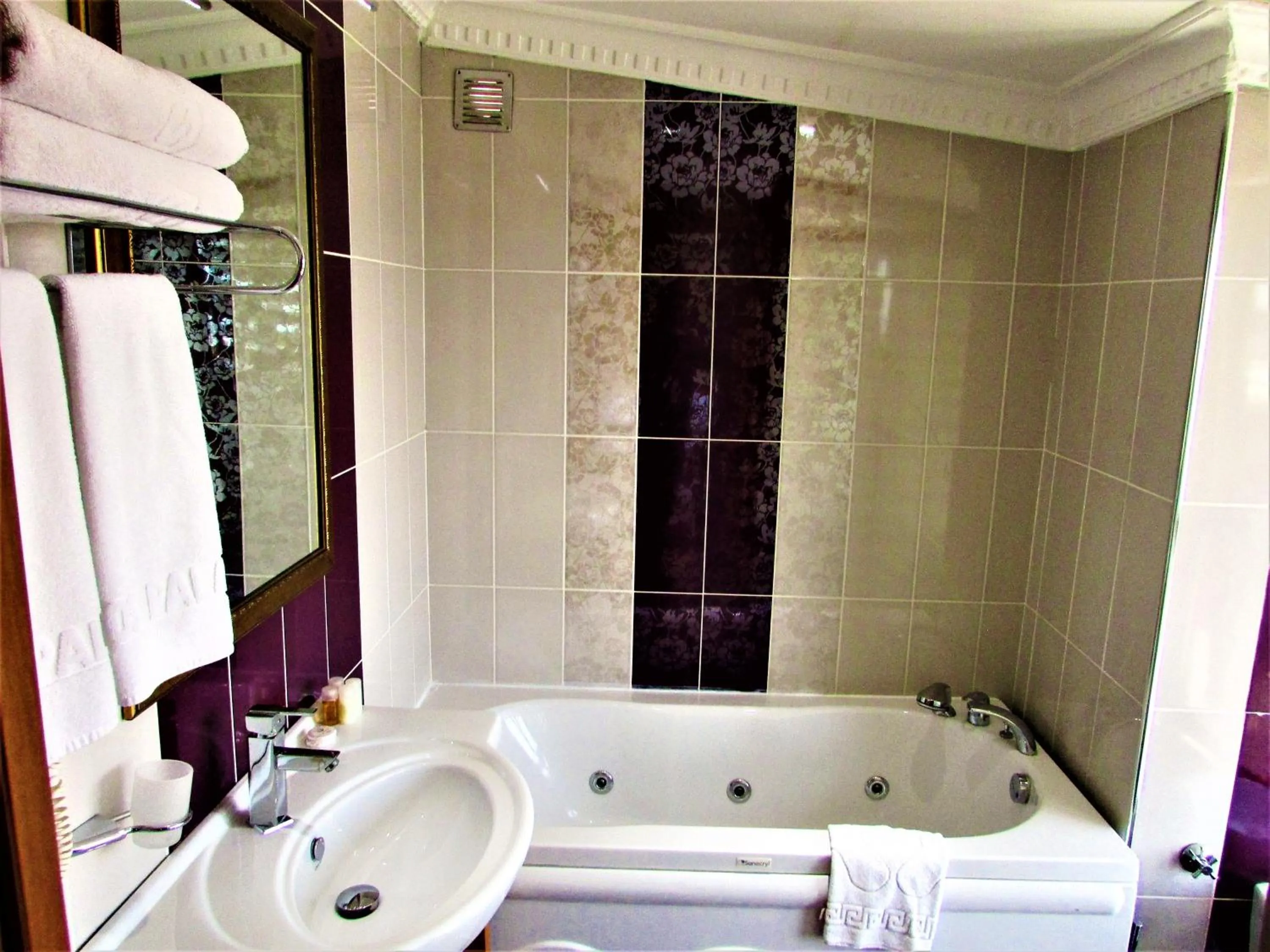 Bathroom in Lausos Hotel Sultanahmet