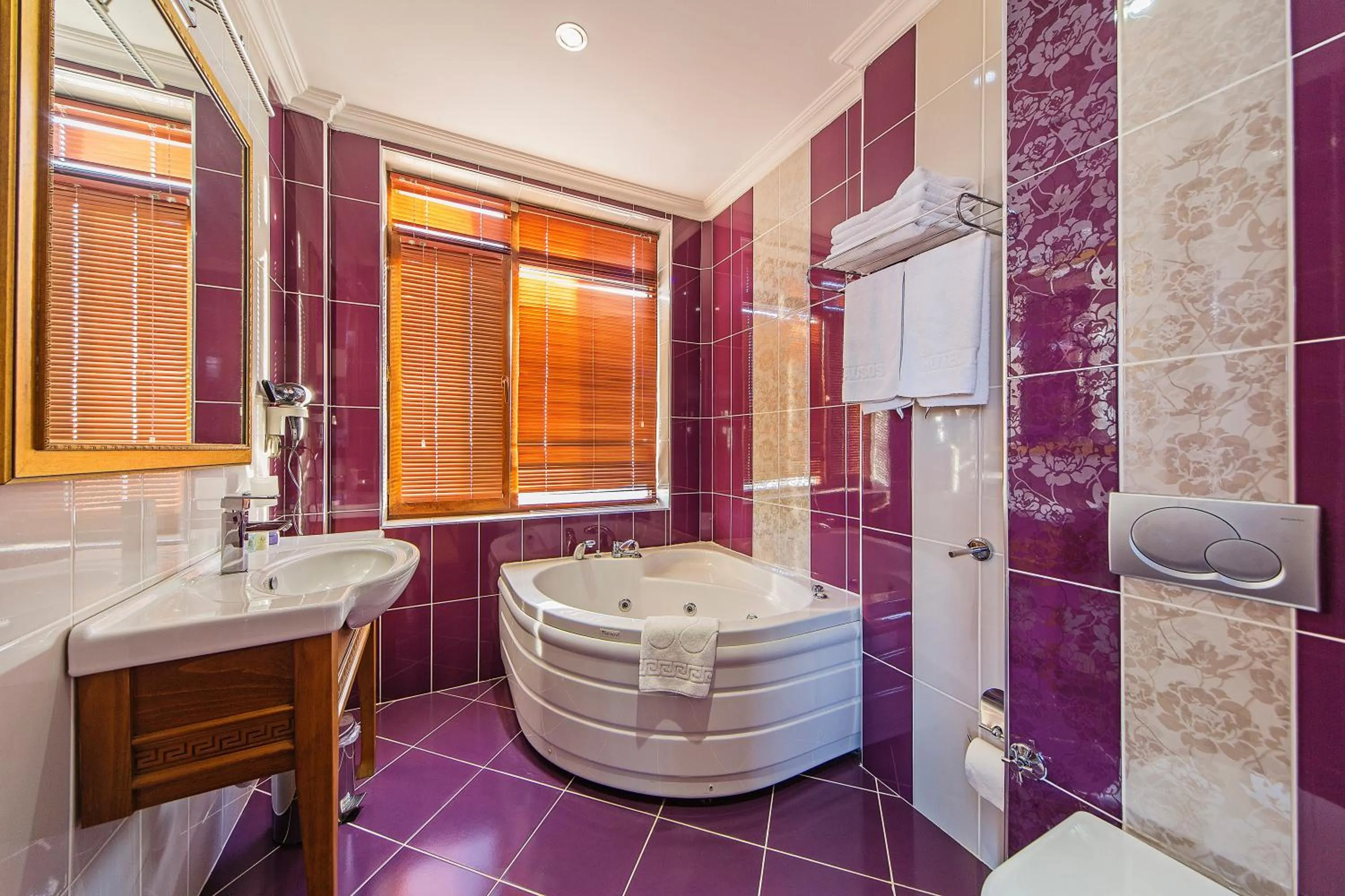 Shower in Lausos Hotel Sultanahmet