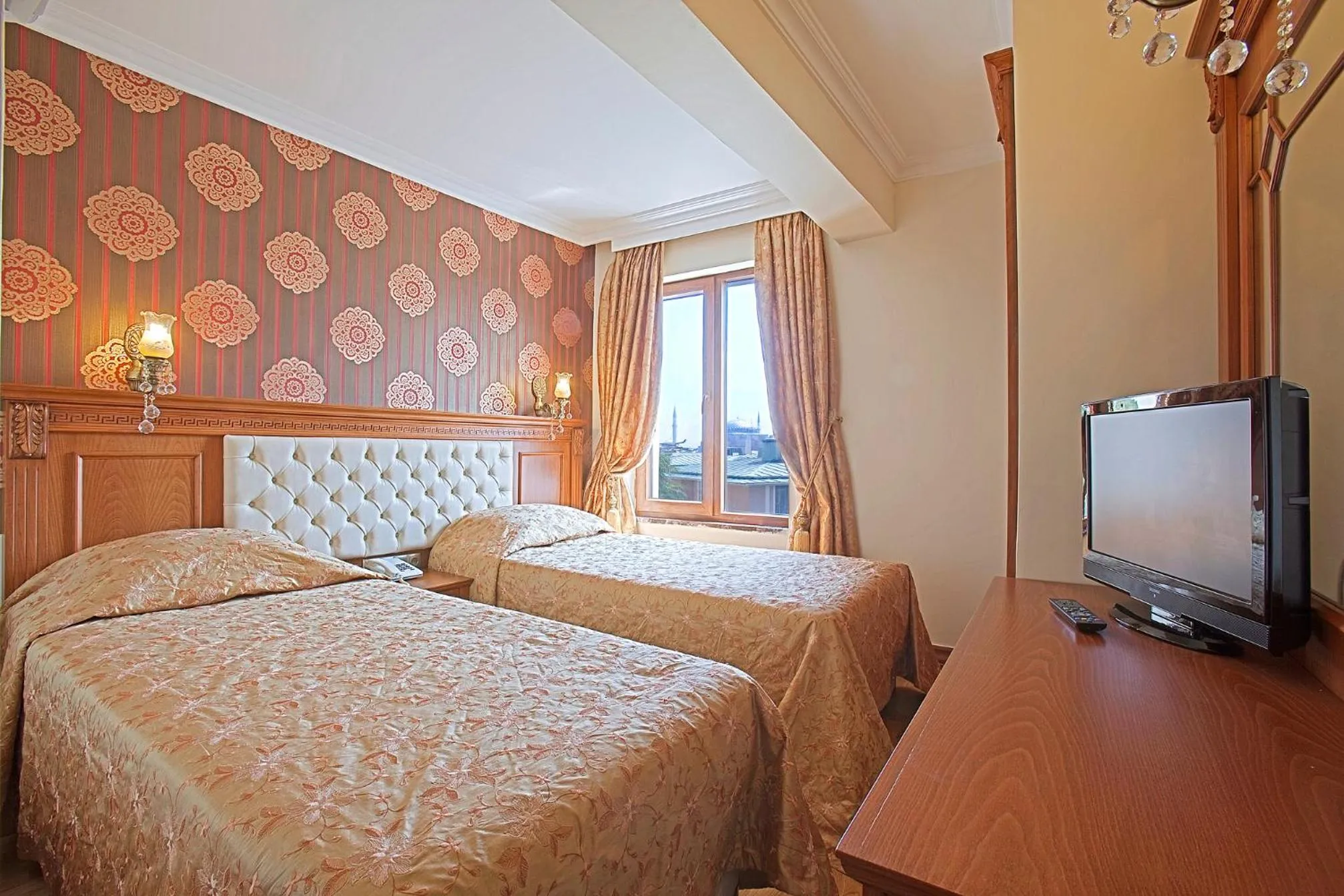 Photo of the whole room in Lausos Hotel Sultanahmet