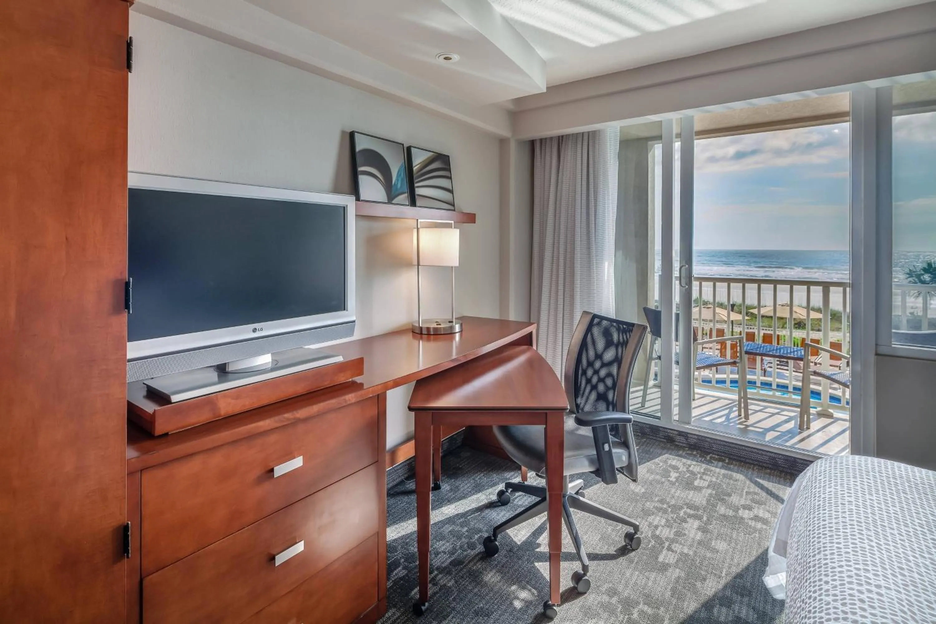 Photo of the whole room in Courtyard by Marriott Jacksonville Beach Oceanfront