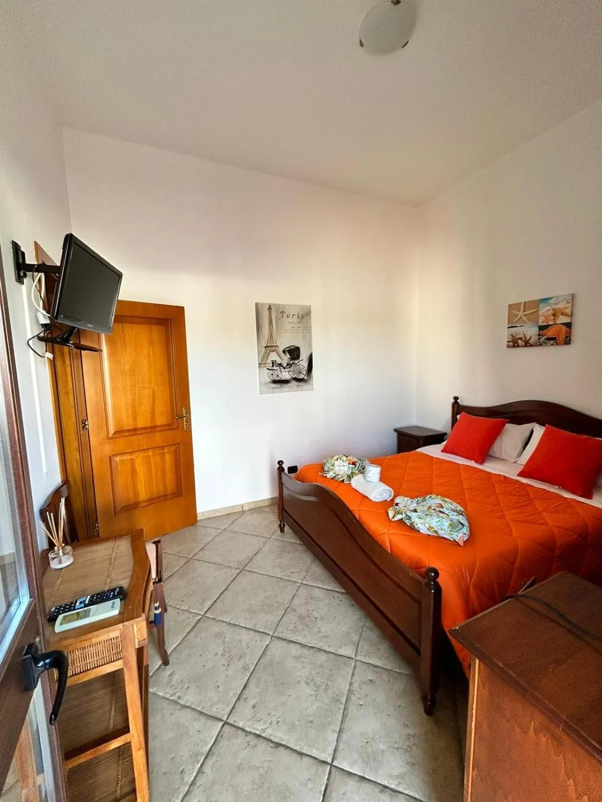 TV and multimedia, Bed in Hotel Costa Blu