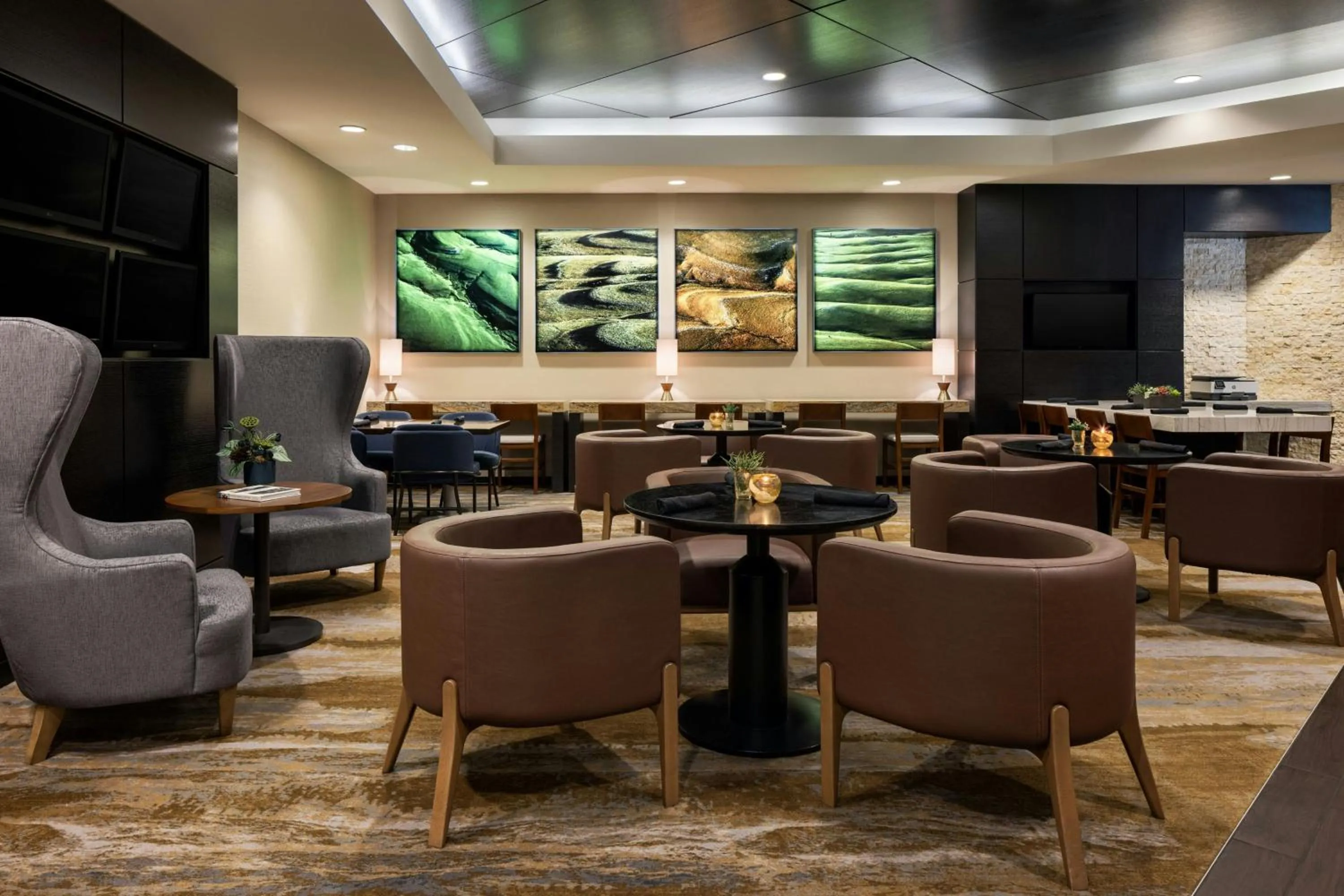 Restaurant/places to eat in Wichita Marriott