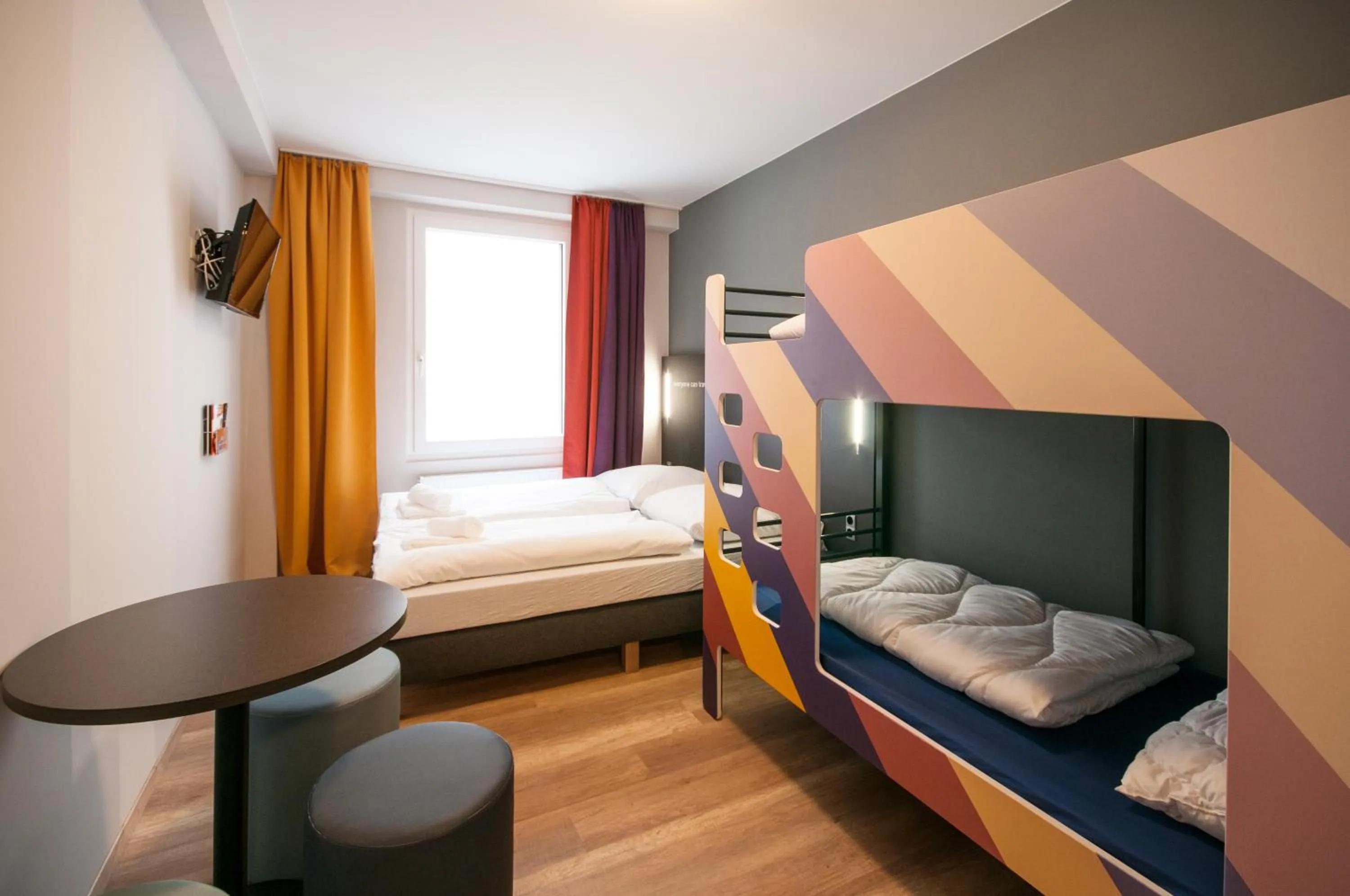 TV and multimedia, Bed in a&o Bremen Hauptbahnhof
